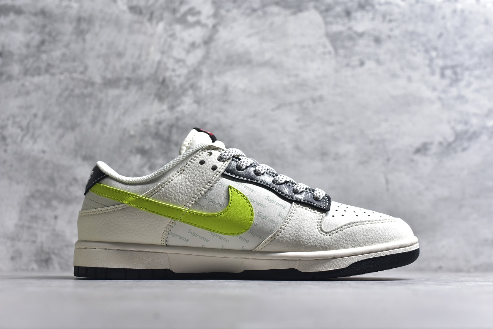 图片[3]-#海外爆款限量发售！Nike SB Dunk Low“Supreme联名——荧光绿勾” 周年高端定制 低帮休闲板鞋 定制鞋盒 大厂纯原品质出货 超高清洁度 皮料切割干净无任何毛边 细节完美 货号：XS6089-625 尺码：36 36.5 37.5 38 38.5 39 40 40.5 41 42 42.5 43 44 44.5 45-选品中心