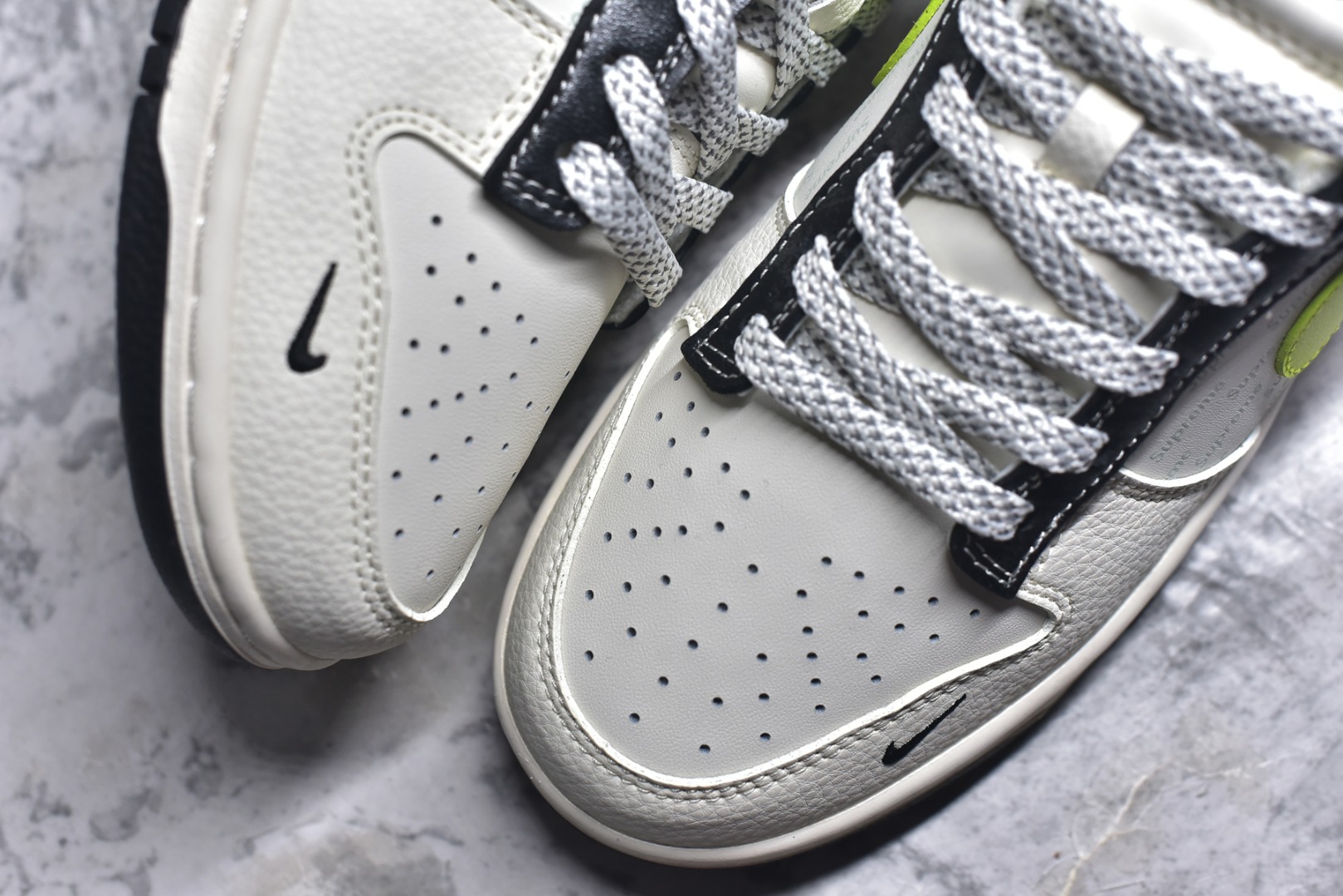 图片[8]-#海外爆款限量发售！Nike SB Dunk Low“Supreme联名——荧光绿勾” 周年高端定制 低帮休闲板鞋 定制鞋盒 大厂纯原品质出货 超高清洁度 皮料切割干净无任何毛边 细节完美 货号：XS6089-625 尺码：36 36.5 37.5 38 38.5 39 40 40.5 41 42 42.5 43 44 44.5 45-选品中心