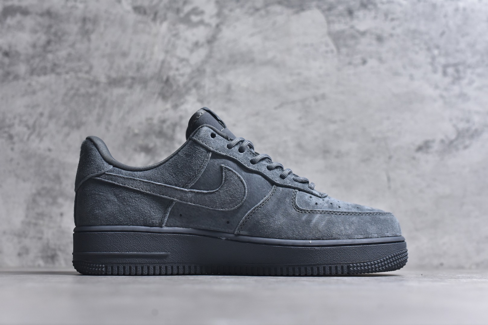 图片[3]-#海外爆款限量发售！公司级Nike Air Force 1 \’07 Low “Supreme联名——全猪八”空军一号 高端定制 低帮 运动鞋 休闲鞋 折边针车 工艺难度大 原楦头原纸板 原装鞋盒 定制五金配件 内置全掌气垫 原厂鞋底 货号：DF0188-115 尺码：36 36.5 37.5 38 38.5 39 40 40.5 41 42 42.5 43 44 44.5 45-选品中心