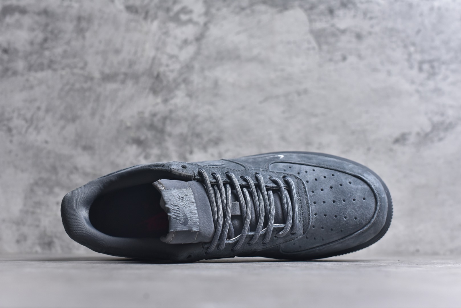 图片[4]-#海外爆款限量发售！公司级Nike Air Force 1 \’07 Low “Supreme联名——全猪八”空军一号 高端定制 低帮 运动鞋 休闲鞋 折边针车 工艺难度大 原楦头原纸板 原装鞋盒 定制五金配件 内置全掌气垫 原厂鞋底 货号：DF0188-115 尺码：36 36.5 37.5 38 38.5 39 40 40.5 41 42 42.5 43 44 44.5 45-选品中心