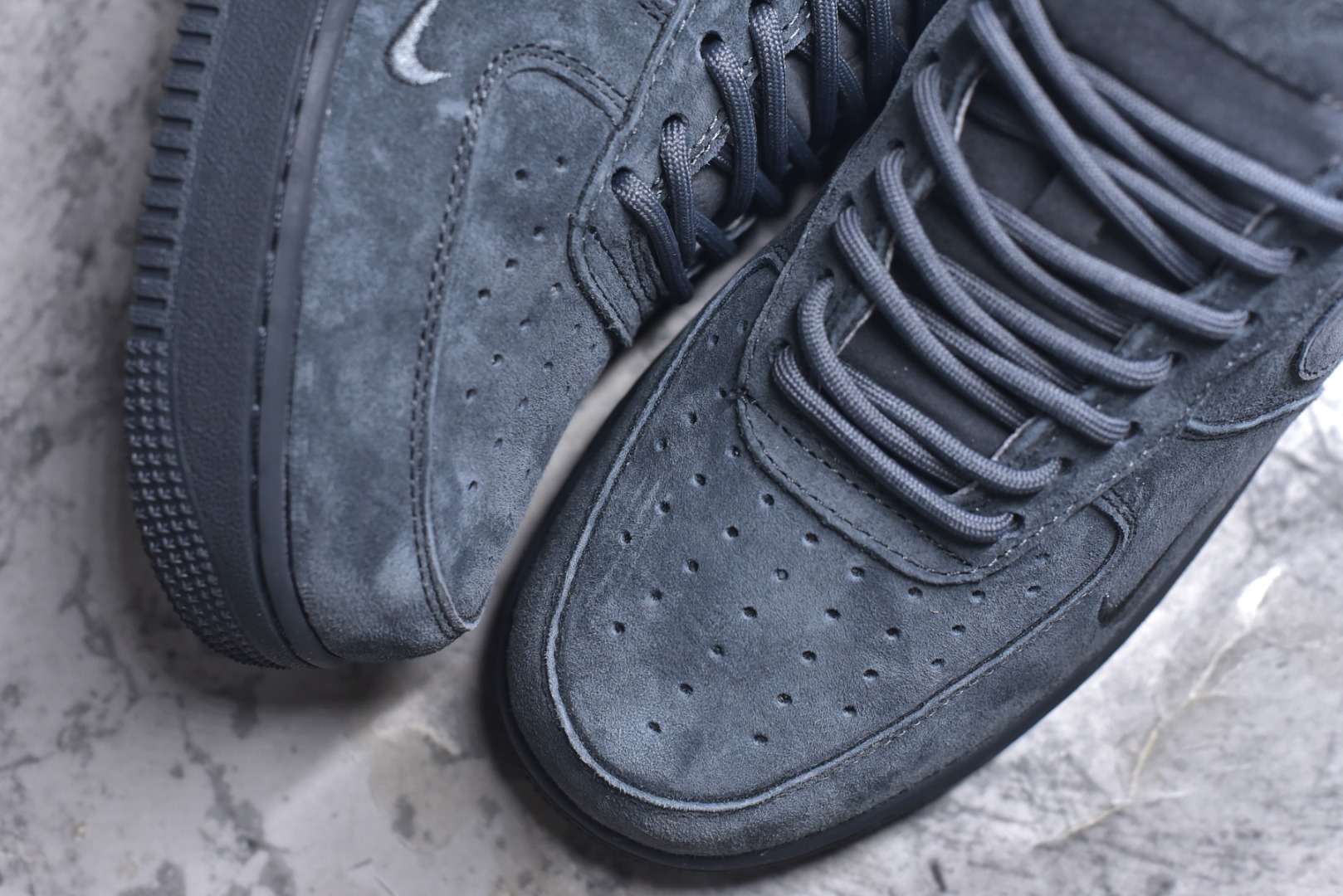 图片[8]-#海外爆款限量发售！公司级Nike Air Force 1 \’07 Low “Supreme联名——全猪八”空军一号 高端定制 低帮 运动鞋 休闲鞋 折边针车 工艺难度大 原楦头原纸板 原装鞋盒 定制五金配件 内置全掌气垫 原厂鞋底 货号：DF0188-115 尺码：36 36.5 37.5 38 38.5 39 40 40.5 41 42 42.5 43 44 44.5 45-选品中心