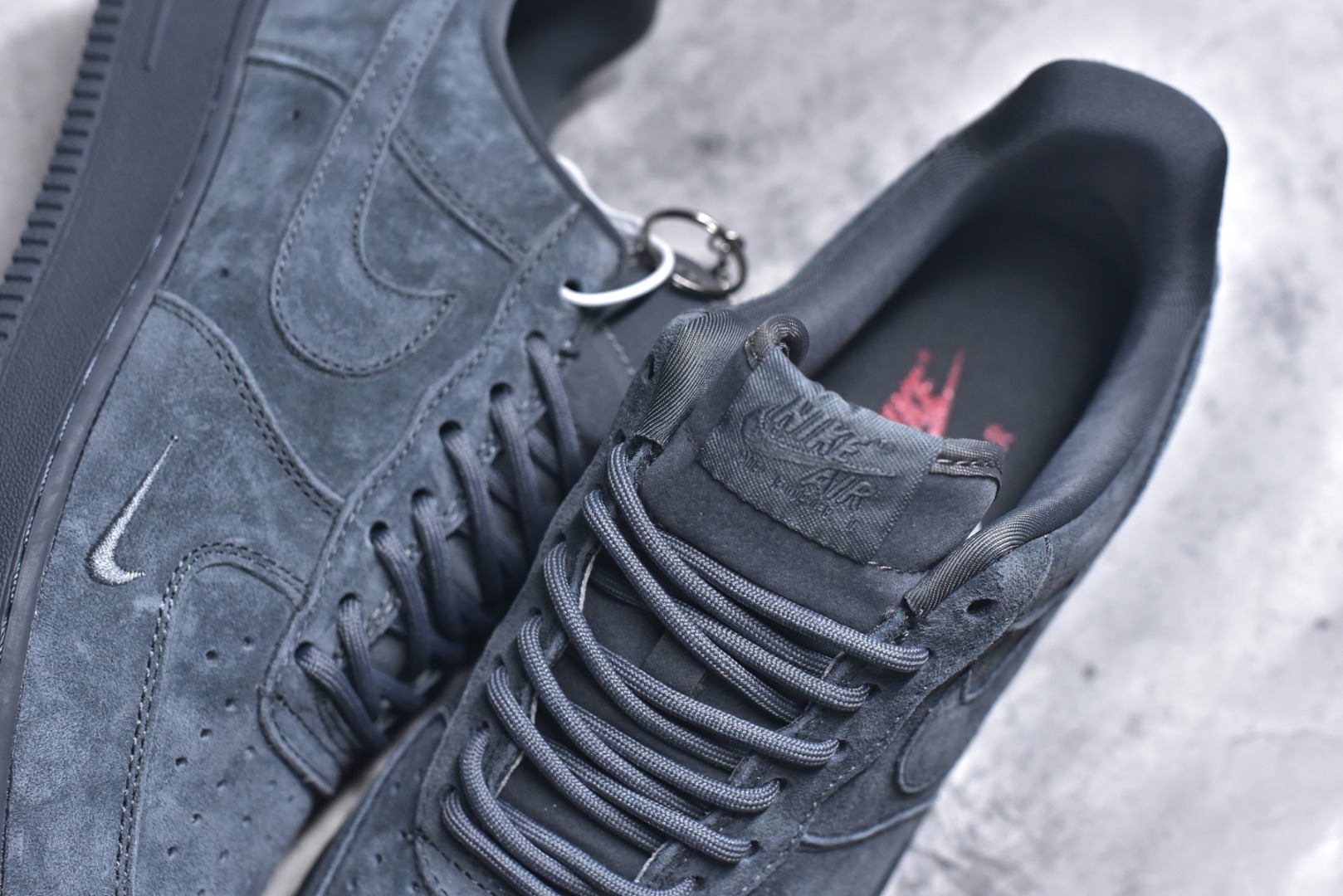 图片[9]-#海外爆款限量发售！公司级Nike Air Force 1 \’07 Low “Supreme联名——全猪八”空军一号 高端定制 低帮 运动鞋 休闲鞋 折边针车 工艺难度大 原楦头原纸板 原装鞋盒 定制五金配件 内置全掌气垫 原厂鞋底 货号：DF0188-115 尺码：36 36.5 37.5 38 38.5 39 40 40.5 41 42 42.5 43 44 44.5 45-选品中心