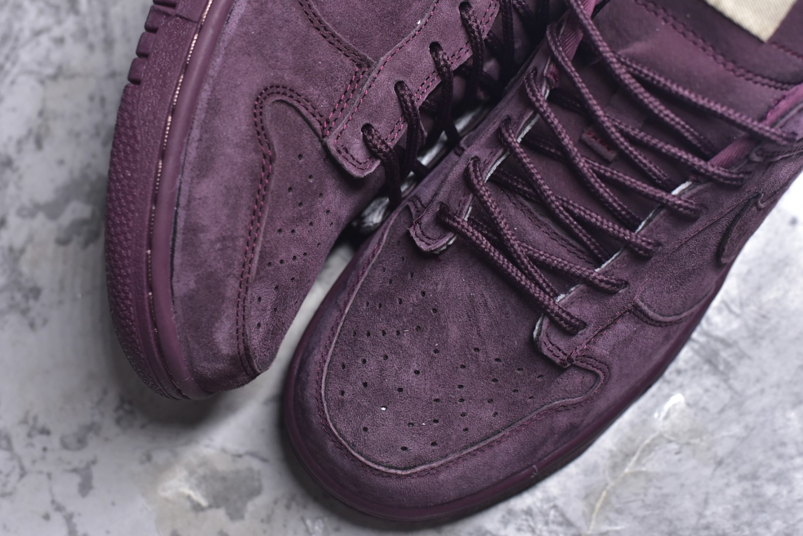 图片[8]-#海外爆款限量发售！高端定制Nike SB Dunk Low “Superme联名——酒红麂皮” 高端定制 低帮休闲板鞋 定制鞋盒 大厂纯原品质出货 超高清洁度 皮料切割干净无任何毛边 细节完美 货号：DD1988-004 尺码：36 36.5 37.5 38 38.5 39 40 40.5 41 42 42.5 43 44 44.5 45-选品中心