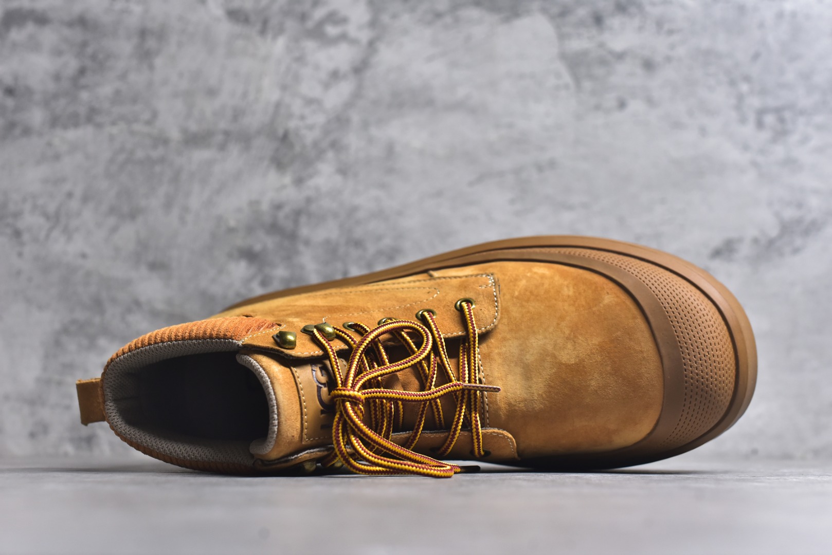 图片[4]-#美国轻奢品牌【UGG】 M Tasman Weather Hybrid 塔斯曼混合系列中帮厚底轻量休闲马丁靴 男士高帮休闲马丁靴系列代购专供品质 高弹Modern 外置防滑橡塑发泡超轻大底 系带设计 穿脱十分方便 采用TPU模压定型头层牛皮真皮鞋面材质 EVA轻翼科技外底防滑,耐磨性和良好的弹性 货号： U98081216 尺码：39 40 41 42 43 44-选品中心