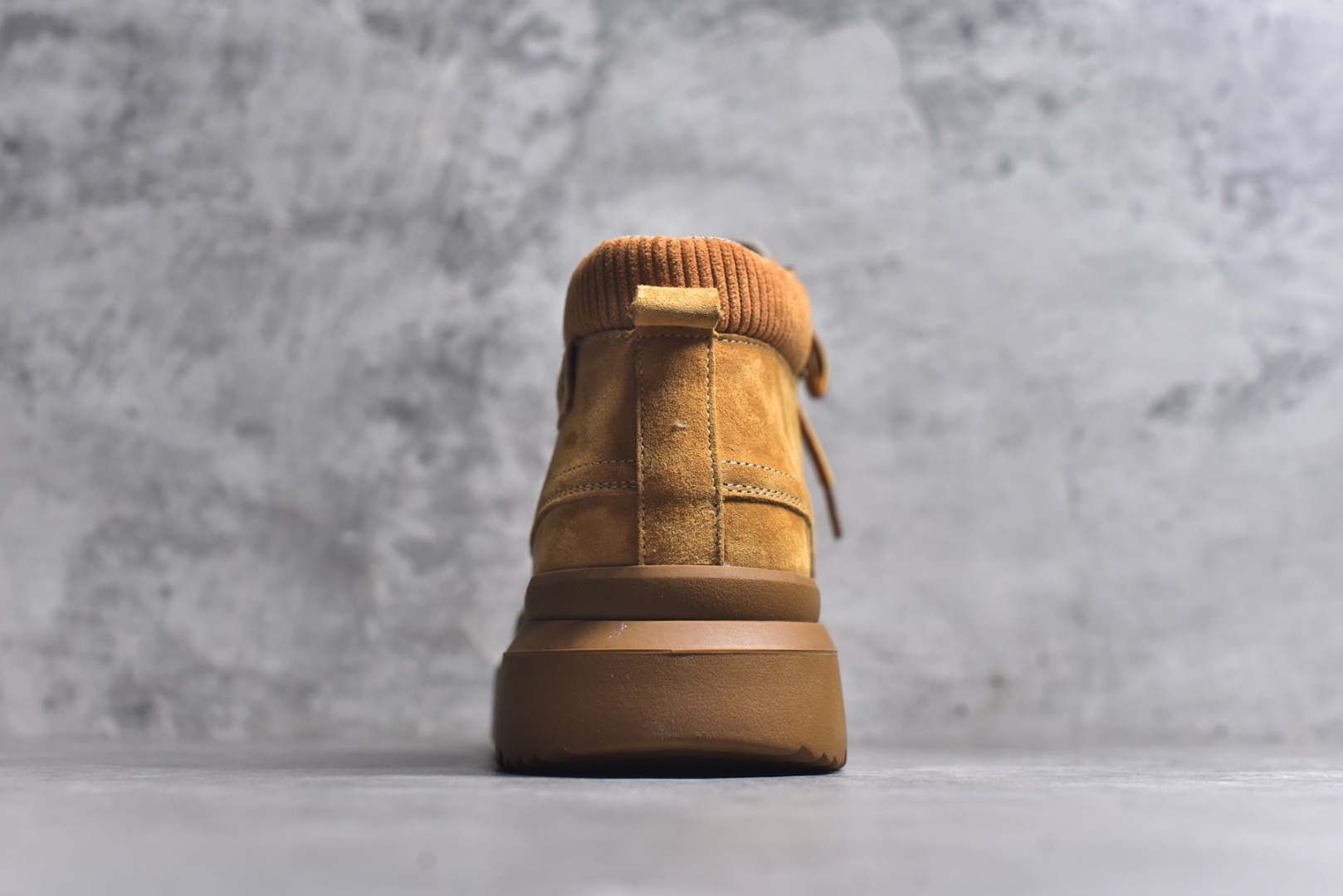 图片[5]-#美国轻奢品牌【UGG】 M Tasman Weather Hybrid 塔斯曼混合系列中帮厚底轻量休闲马丁靴 男士高帮休闲马丁靴系列代购专供品质 高弹Modern 外置防滑橡塑发泡超轻大底 系带设计 穿脱十分方便 采用TPU模压定型头层牛皮真皮鞋面材质 EVA轻翼科技外底防滑,耐磨性和良好的弹性 货号： U98081216 尺码：39 40 41 42 43 44-选品中心