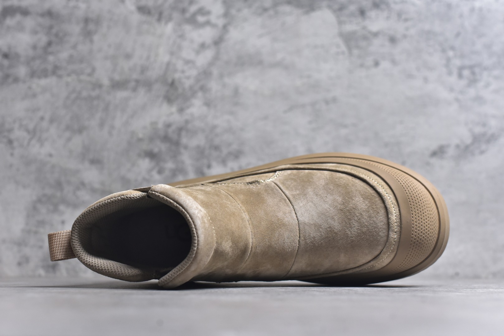 图片[4]-#UGG Tasman Weather Hybrid 塔斯曼混合系列 2025ss秋冬新品 男士高帮厚底轻量休闲马丁靴 #代购专供品质 面料采用进口头层牛皮材质 外置高弹Modern 外置防滑橡塑发泡超轻大底 侧边拉链+魔术贴设计 穿脱十分方便 采用TPU模压定型真皮鞋面材质#EVA轻翼外底防滑,耐磨性和良好的弹性 货号：U9807 尺码：39 40 41 42 43 44（皮鞋码）-选品中心