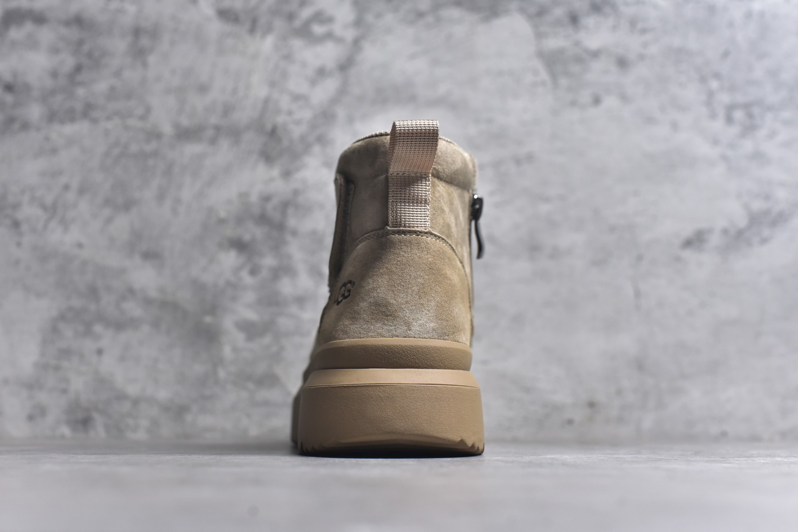 图片[5]-#UGG Tasman Weather Hybrid 塔斯曼混合系列 2025ss秋冬新品 男士高帮厚底轻量休闲马丁靴 #代购专供品质 面料采用进口头层牛皮材质 外置高弹Modern 外置防滑橡塑发泡超轻大底 侧边拉链+魔术贴设计 穿脱十分方便 采用TPU模压定型真皮鞋面材质#EVA轻翼外底防滑,耐磨性和良好的弹性 货号：U9807 尺码：39 40 41 42 43 44（皮鞋码）-选品中心