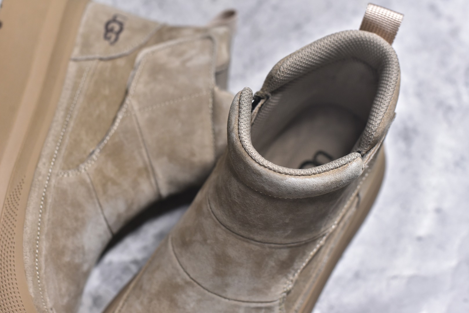 图片[9]-#UGG Tasman Weather Hybrid 塔斯曼混合系列 2025ss秋冬新品 男士高帮厚底轻量休闲马丁靴 #代购专供品质 面料采用进口头层牛皮材质 外置高弹Modern 外置防滑橡塑发泡超轻大底 侧边拉链+魔术贴设计 穿脱十分方便 采用TPU模压定型真皮鞋面材质#EVA轻翼外底防滑,耐磨性和良好的弹性 货号：U9807 尺码：39 40 41 42 43 44（皮鞋码）-选品中心