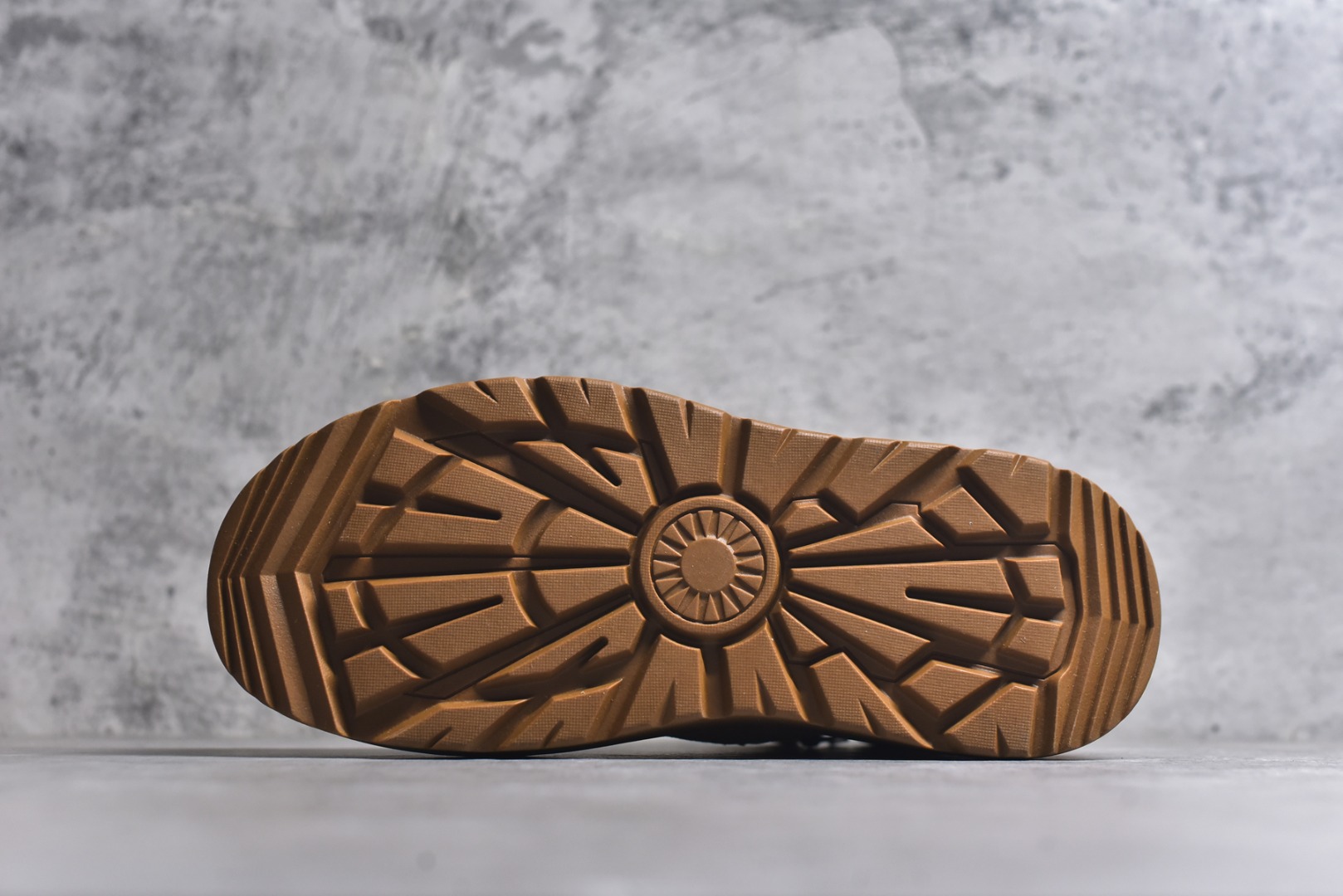 图片[6]-#UGG Tasman Weather Hybrid 塔斯曼混合系列 2025ss秋冬新品 男士高帮厚底轻量休闲马丁靴 #代购专供品质 面料采用进口头层牛皮材质 外置高弹Modern 外置防滑橡塑发泡超轻大底 侧边拉链+魔术贴设计 穿脱十分方便 采用TPU模压定型真皮鞋面材质#EVA轻翼外底防滑,耐磨性和良好的弹性 货号：U9807 尺码：39 40 41 42 43 44（皮鞋码）-选品中心