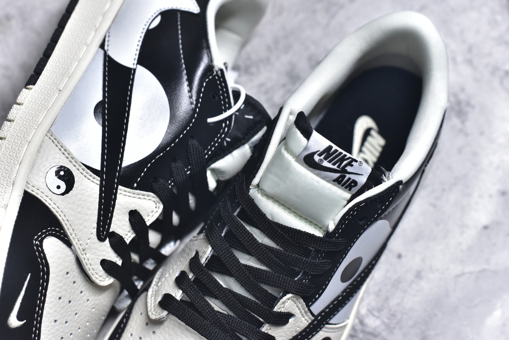 图片[9]-#海外爆款限量发售！ Travis Scott x Jordan 1 Low “克罗心联名——太极米白黑” 高端定制 乔丹倒勾低帮休闲板鞋 大厂纯原品质出货 纯正版型 定制鞋盒 皮料切割干净无任何毛边 细节完美 超高清洁度 货号：DD7866-104 尺码：36 36.5 37.5 38 38.5 39 40 40.5 41 42 42.5 43 44 44.5 45-选品中心