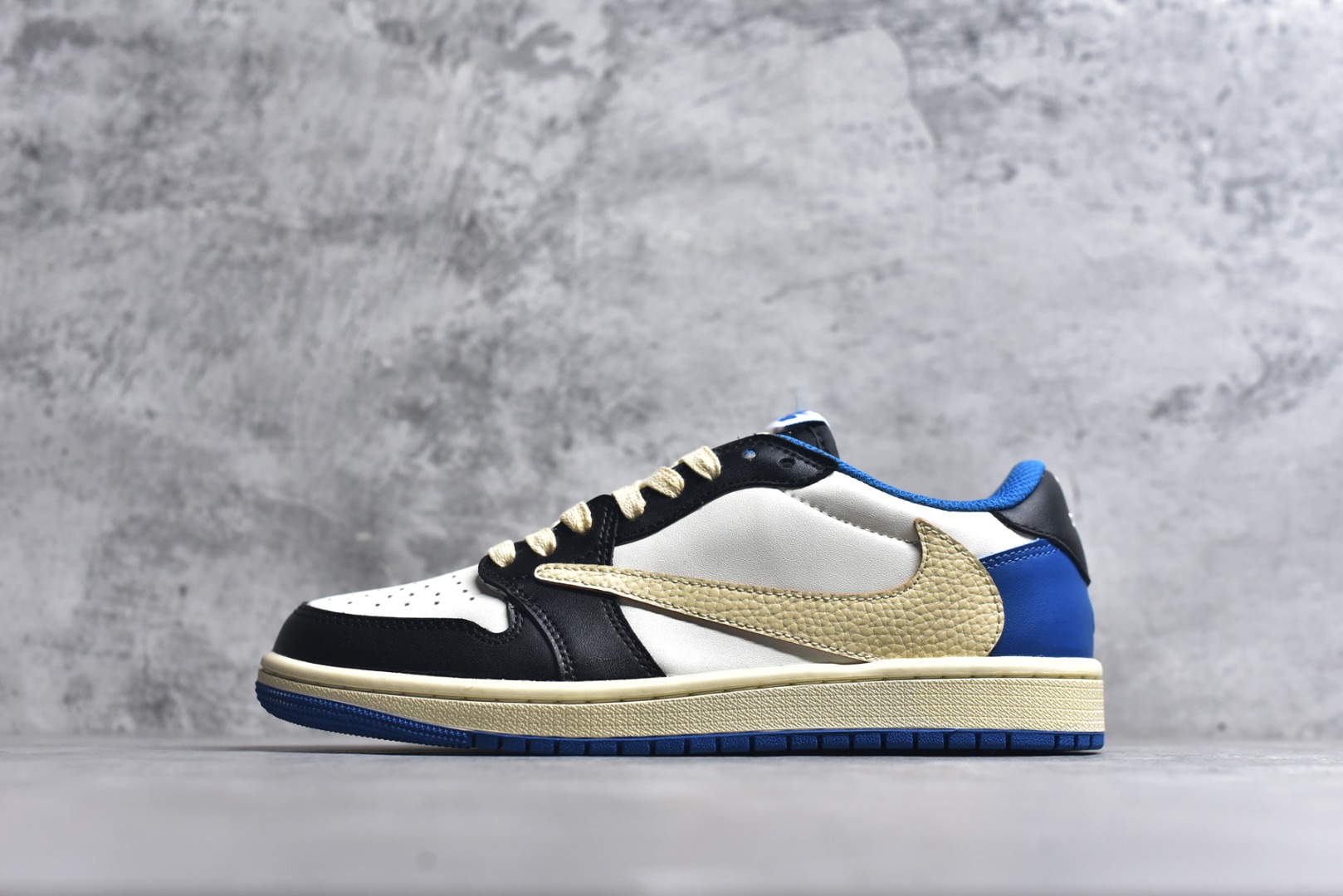 #Travis Scott x Fragment Design x Jordan Air Jordan 1 Low OG SP 倒钩 尺码:36 36.5 37.5 38 38.5 39 40 40.5 41 42 42.5 43 44 44.5 45-选品中心