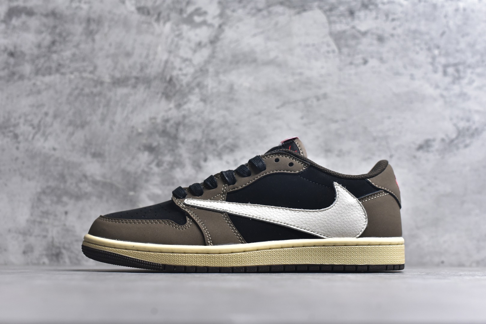 #Travis Scott x Fragment Design x Jordan Air Jordan 1 Low OG SP 倒钩 尺码:36 36.5 37.5 38 38.5 39 40 40.5 41 42 42.5 43 44 44.5 45-选品中心