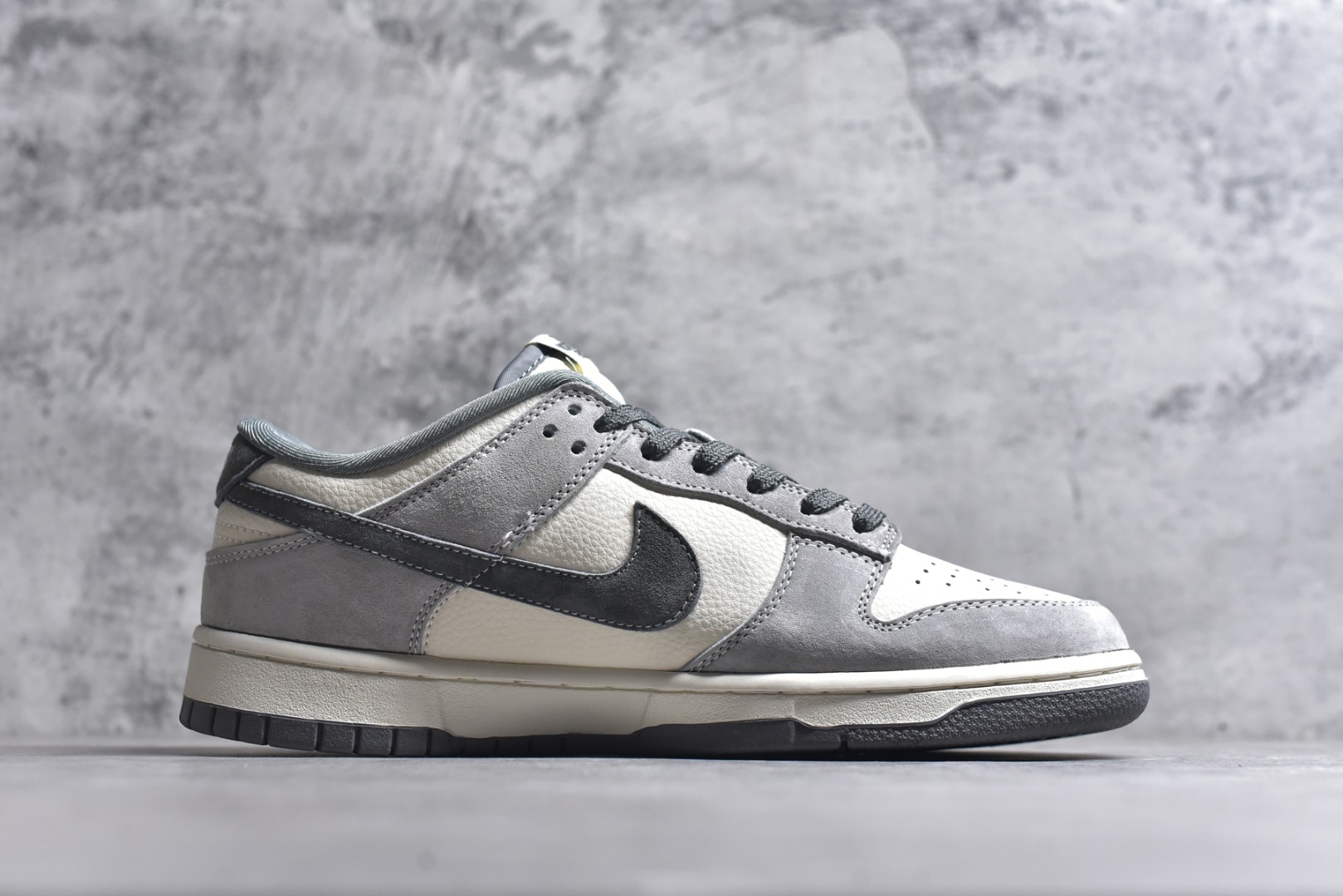 图片[3]-#Nike SB Dunk Low 北面联名 米灰猪八革 周年高端定制 低帮休闲板鞋 DN3168-008 #定制鞋盒 大厂纯原品质出货 超高清洁度 皮料切割干净无任何毛边 细节完美 尺码：36 36.5 37.5 38 38.5 39 40 40.5 41 42 42.5 43 44 44.5 45 9.E5-选品中心