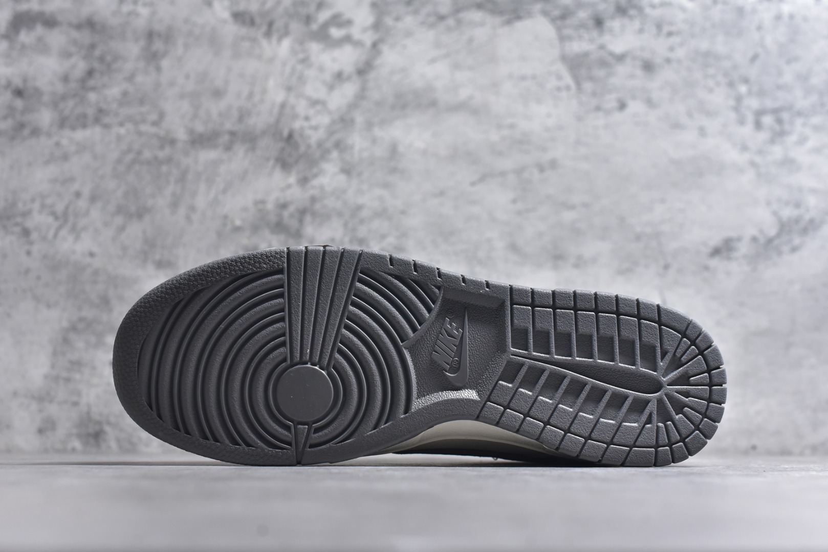 图片[6]-#Nike SB Dunk Low 北面联名 米灰猪八革 周年高端定制 低帮休闲板鞋 DN3168-008 #定制鞋盒 大厂纯原品质出货 超高清洁度 皮料切割干净无任何毛边 细节完美 尺码：36 36.5 37.5 38 38.5 39 40 40.5 41 42 42.5 43 44 44.5 45 9.E5-选品中心