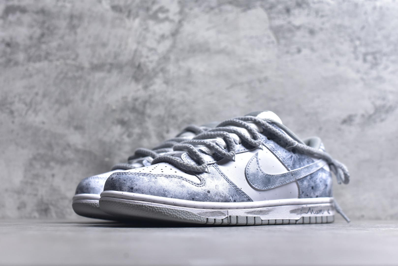 图片[2]-#Nike SB Dunk Low 绑带 周年高端定制 低帮休闲板鞋 DD1873-113 #定制鞋盒 大厂纯原品质出货 超高清洁度 皮料切割干净无任何毛边 细节完美 尺码：40 40.5 41 42 42.5 43 44 44.5 45 46 9.E5-选品中心
