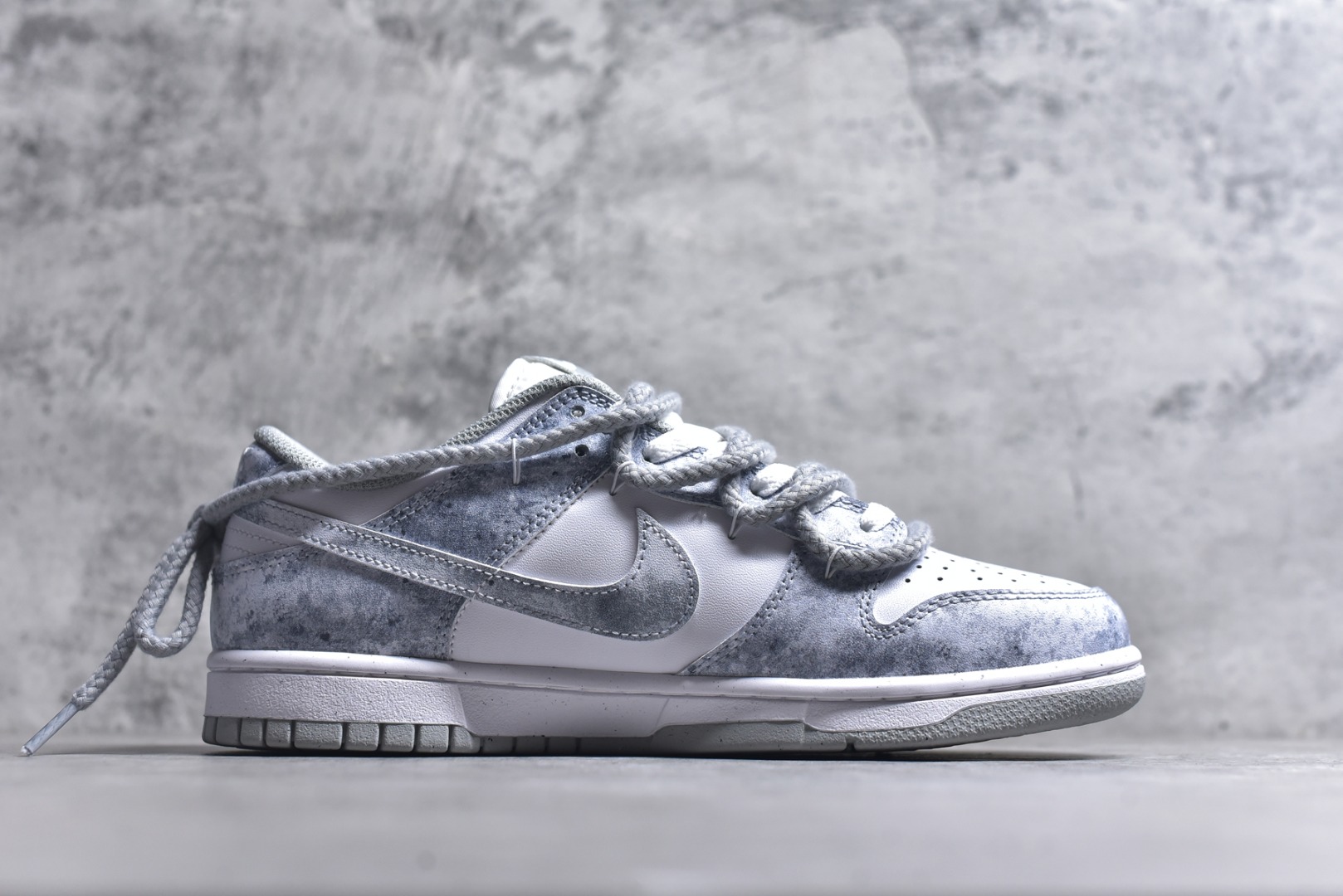 图片[3]-#Nike SB Dunk Low 绑带 周年高端定制 低帮休闲板鞋 DD1873-113 #定制鞋盒 大厂纯原品质出货 超高清洁度 皮料切割干净无任何毛边 细节完美 尺码：40 40.5 41 42 42.5 43 44 44.5 45 46 9.E5-选品中心