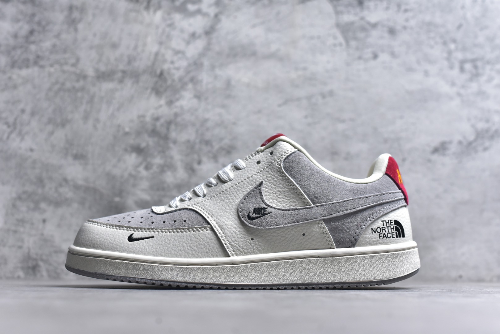 #NIKE EBERNON Low prm 小空军低帮百搭透气休闲运动板鞋 独家头层版本 原数据独家私模大底 纯正版型 清洁度完美 货号：FD5188-106 尺码：36 36.5 37.5 38 38.5 39 40 40.5 41 42 42.5 43 44 44.5 45-选品中心