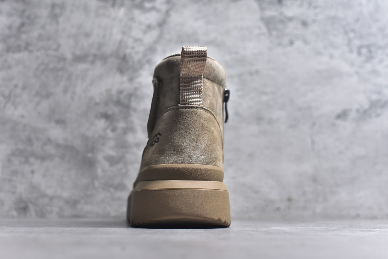 图片[5]-#美国轻奢品牌【UGG】 M Tasman Weather Hybrid 塔斯曼混合系列中帮厚底轻量休闲马丁靴 男士高帮休闲马丁靴系列代购专供品质 高弹Modern 外置防滑橡塑发泡超轻大底 系带设计 穿脱十分方便 采用TPU模压定型头层牛皮真皮鞋面材质 EVA轻翼科技外底防滑,耐磨性和良好的弹性 货号： U9807 尺码：39 40 41 42 43 44-选品中心