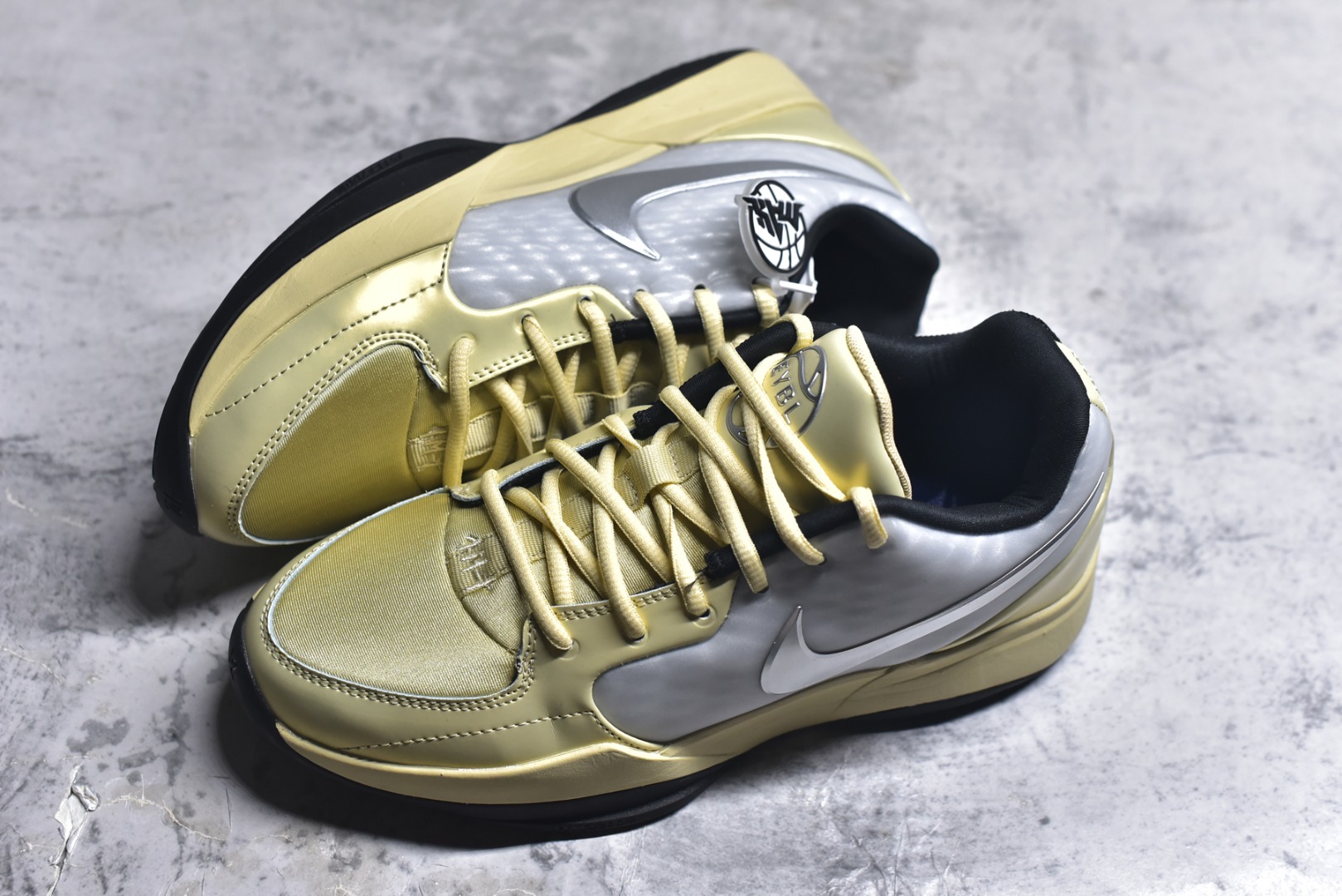 图片[7]-#灭世/Max NK Ja 2 EP 莫兰特二代低帮篮球鞋 EYBL 黄色 HQ5693-700 2024『压轴』后卫实战旗舰 圣枪腰王 重磅革新登场🌪 🔝历时5个月！全力打造 科比➕欧文系列 综合体 ！Pt实战体验天花板上限 再度提高🔝 ✅【顶配缓震】独家革新搭载 前掌5mm TURBO气垫 兼具贴地与缓震！（正品仅长方形小气垫）➕后掌大马蹄14mm厚 气垫 提高后掌缓震极限 （正品后掌无气垫） ✅【顶级抗扭】 搭载硬度65HC 发泡中底框架 ➕高强度中足抗扭片 革新升级 赛事级抗扭水平！独此一家 ✅【顶级支撑】鞋身侧向包裹 双层补强层 200斤以上选手 也可驾驭（正品仅一层）对比市场货品偷工减料 不可同日而语！ ✅气垫气压上脚即可感受！后掌鞋垫掀开可见气垫轮廓（谨防窜货） 鞋底止滑配方 无需磨合 原地起飞🛫 NK年度后卫旗舰 独家革新升级 『口碑源自专业 实力来源于专注』 真灭世纯原 切勿被市场仿冒吊牌挂羊头卖狗肉 尺码：39-46 正码正拍-选品中心