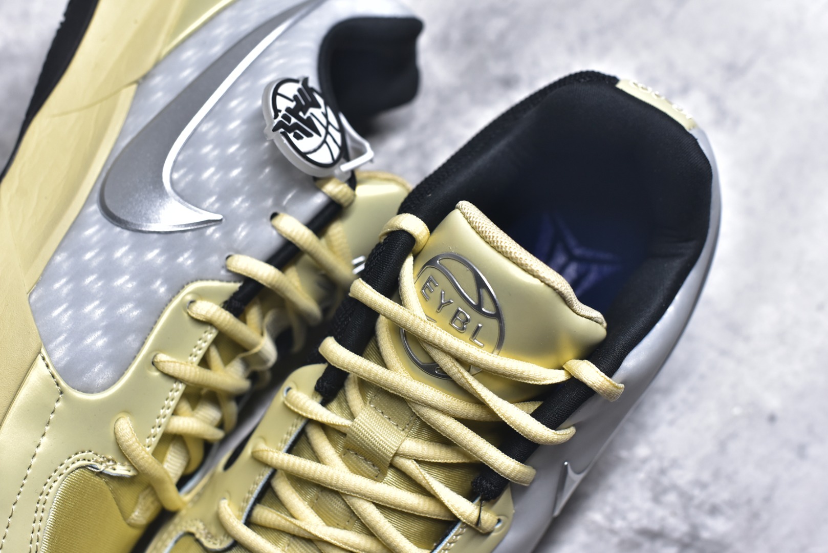 图片[9]-#灭世/Max NK Ja 2 EP 莫兰特二代低帮篮球鞋 EYBL 黄色 HQ5693-700 2024『压轴』后卫实战旗舰 圣枪腰王 重磅革新登场🌪 🔝历时5个月！全力打造 科比➕欧文系列 综合体 ！Pt实战体验天花板上限 再度提高🔝 ✅【顶配缓震】独家革新搭载 前掌5mm TURBO气垫 兼具贴地与缓震！（正品仅长方形小气垫）➕后掌大马蹄14mm厚 气垫 提高后掌缓震极限 （正品后掌无气垫） ✅【顶级抗扭】 搭载硬度65HC 发泡中底框架 ➕高强度中足抗扭片 革新升级 赛事级抗扭水平！独此一家 ✅【顶级支撑】鞋身侧向包裹 双层补强层 200斤以上选手 也可驾驭（正品仅一层）对比市场货品偷工减料 不可同日而语！ ✅气垫气压上脚即可感受！后掌鞋垫掀开可见气垫轮廓（谨防窜货） 鞋底止滑配方 无需磨合 原地起飞🛫 NK年度后卫旗舰 独家革新升级 『口碑源自专业 实力来源于专注』 真灭世纯原 切勿被市场仿冒吊牌挂羊头卖狗肉 尺码：39-46 正码正拍-选品中心