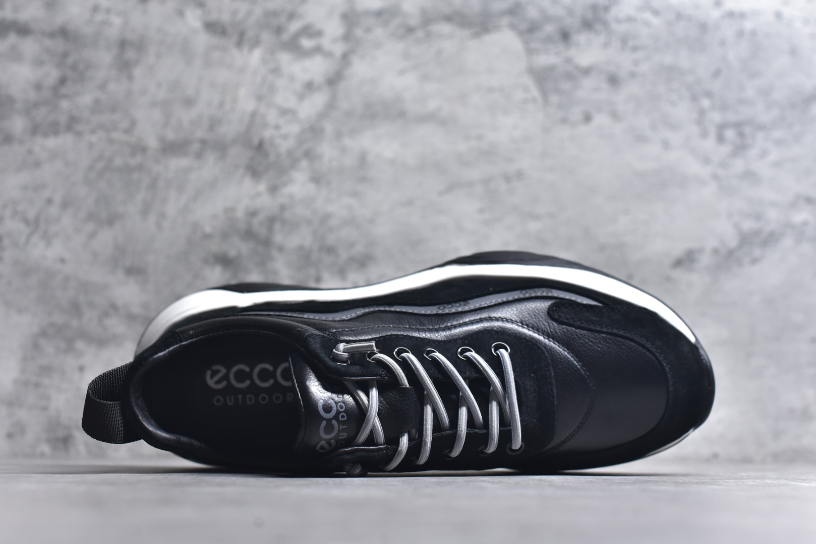 图片[4]-#Ecco 爱步秋冬款 柔酷8号系列运动休闲鞋 #经典和现代工艺品质融合 精选小牛皮面料 百搭休闲老爹鞋 舒适性相当不错 版型楦型非常到位上脚 专柜热销款 独有鞋型设计 特有LOGO车边 特别有型 北欧风格 舒适 休闲保暖 超弹性 耐磨 减震 按摩大底(PU+TPU 组合）经典潮流 随意搭配！ 货号：996637 尺码：38 39 40 41 42 43 44 皮鞋码-选品中心