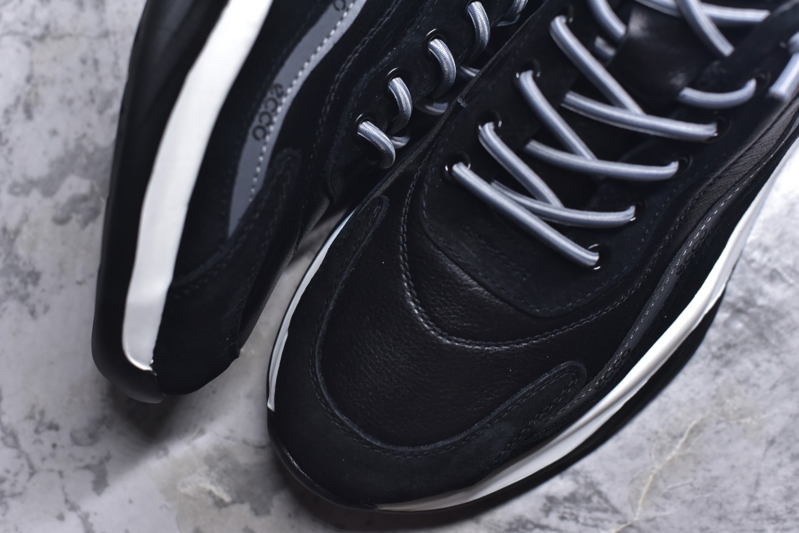 图片[8]-#Ecco 爱步秋冬款 柔酷8号系列运动休闲鞋 #经典和现代工艺品质融合 精选小牛皮面料 百搭休闲老爹鞋 舒适性相当不错 版型楦型非常到位上脚 专柜热销款 独有鞋型设计 特有LOGO车边 特别有型 北欧风格 舒适 休闲保暖 超弹性 耐磨 减震 按摩大底(PU+TPU 组合）经典潮流 随意搭配！ 货号：996637 尺码：38 39 40 41 42 43 44 皮鞋码-选品中心