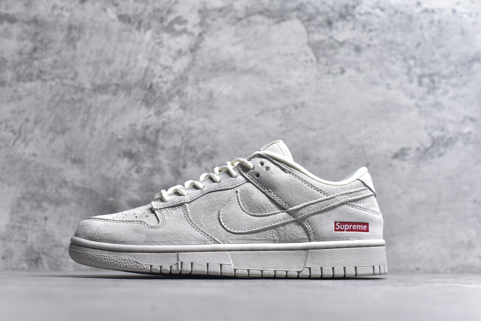 #海外爆款限量发售!高端定制Nike SB Dunk Low “Superme联名——浅骨白” 高端定制 低帮休闲板鞋 定制鞋盒 大厂纯原品质出货 超高清洁度 皮料切割干净无任何毛边 细节完美 货号:DD1988-005 尺码:36 36.5 37.5 38 38.5 39 40 40.5 41 42 42.5 43 44 44.5 45-选品中心