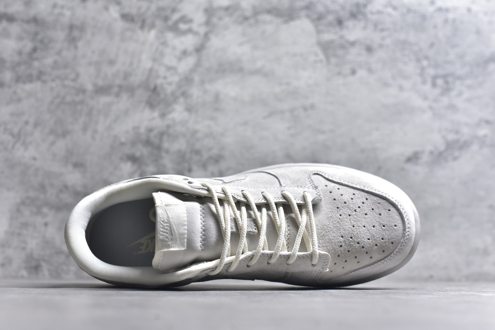 图片[4]-#海外爆款限量发售！高端定制Nike SB Dunk Low “Superme联名——浅骨白” 高端定制 低帮休闲板鞋 定制鞋盒 大厂纯原品质出货 超高清洁度 皮料切割干净无任何毛边 细节完美 货号：DD1988-005 尺码：36 36.5 37.5 38 38.5 39 40 40.5 41 42 42.5 43 44 44.5 45-选品中心