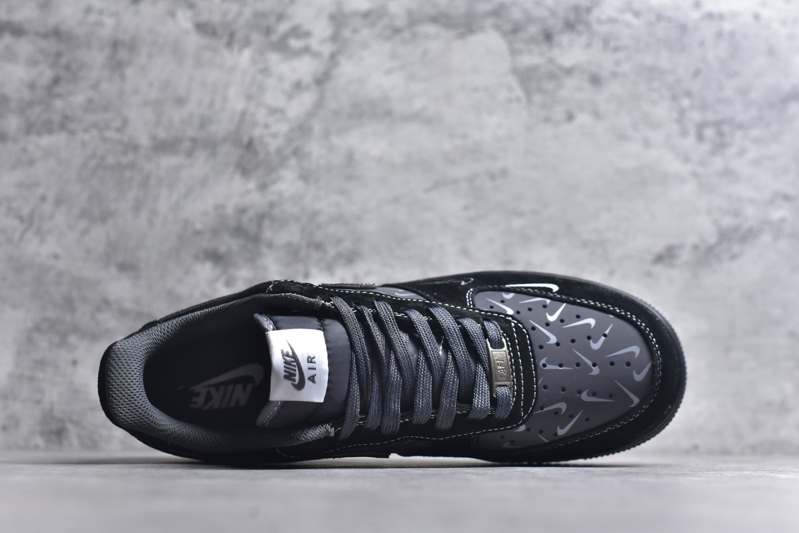 图片[4]-#Nike Air Force 1\’07 Low 黑乱勾 空军一号低帮休闲板鞋 DD8585-200 #原楦头原纸板 原装鞋盒 定制五金配件 内置全掌气垫 原厂鞋底 尺码：36 36.5 37.5 38 38.5 39 40 40.5 41 42 42.5 43 44 44.5 45 9.D4-选品中心