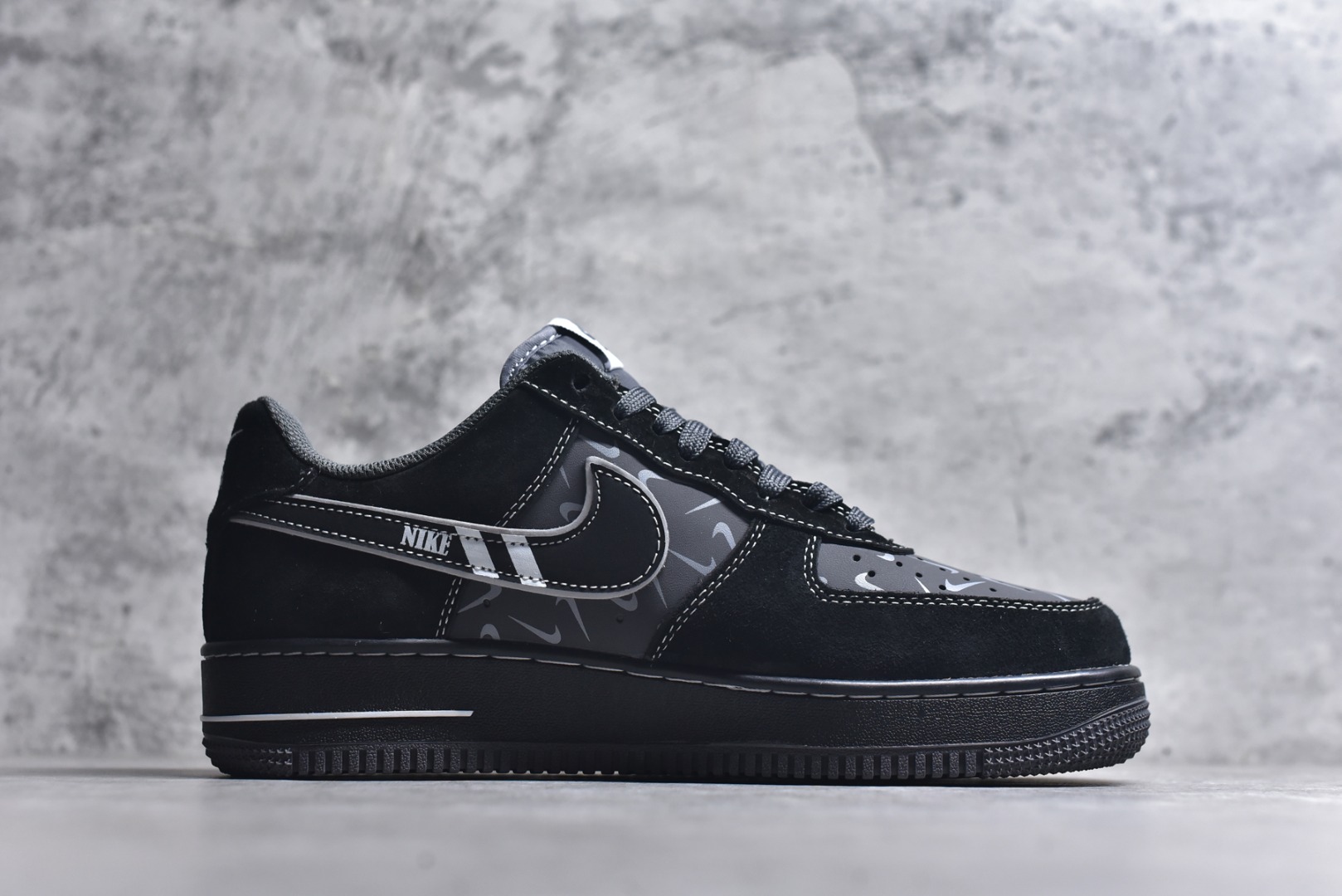 图片[3]-#Nike Air Force 1\’07 Low 黑乱勾 空军一号低帮休闲板鞋 DD8585-200 #原楦头原纸板 原装鞋盒 定制五金配件 内置全掌气垫 原厂鞋底 尺码：36 36.5 37.5 38 38.5 39 40 40.5 41 42 42.5 43 44 44.5 45 9.D4-选品中心