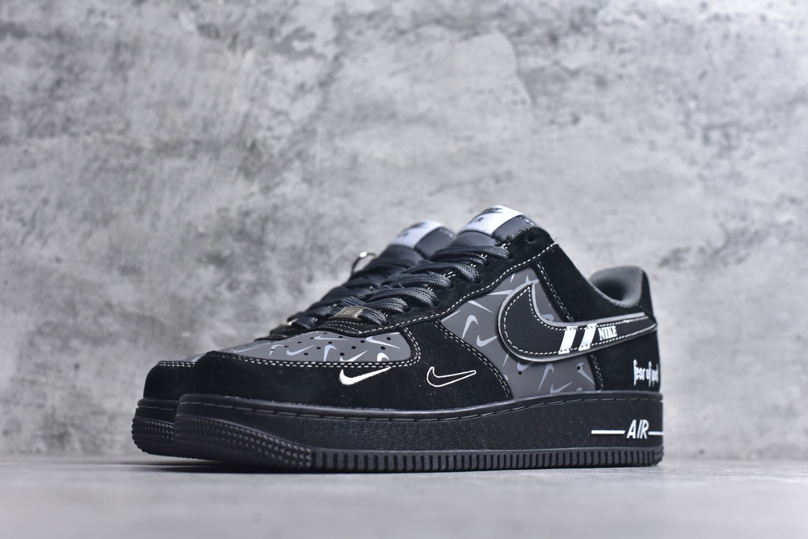 图片[2]-#Nike Air Force 1\’07 Low 黑乱勾 空军一号低帮休闲板鞋 DD8585-200 #原楦头原纸板 原装鞋盒 定制五金配件 内置全掌气垫 原厂鞋底 尺码：36 36.5 37.5 38 38.5 39 40 40.5 41 42 42.5 43 44 44.5 45 9.D4-选品中心