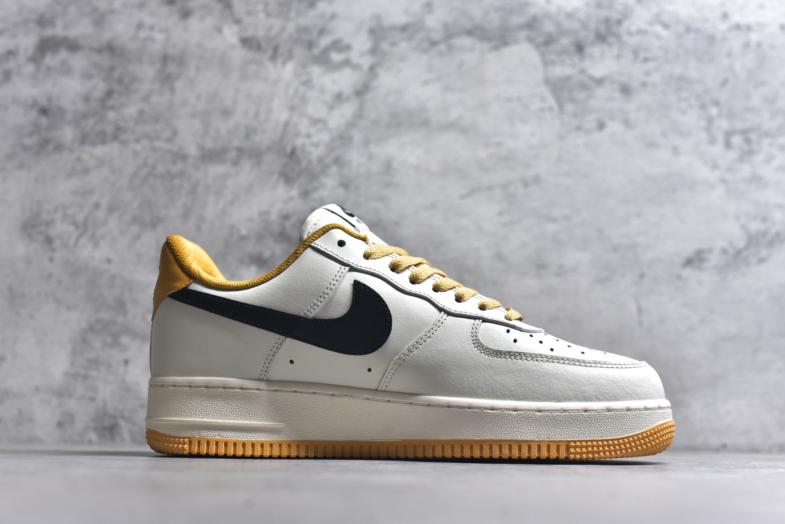 图片[3]-#NK By You Air Force 1\’07 Low Retro SP空军一号低帮经典百搭休闲运动板鞋“皮革米白姜黄黑钩子”FD9063-101尺码：36 36.5 37.5 38 38.5 39 40 40.5 41 42 42.5 43 44 44.5 45-选品中心