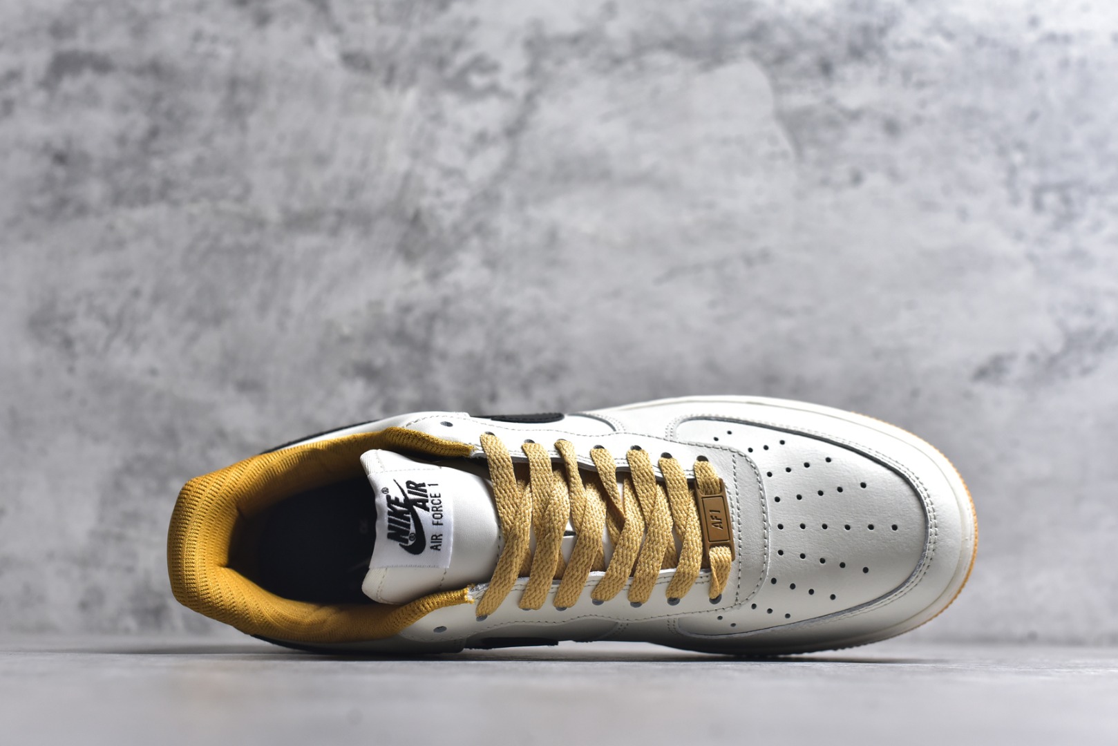 图片[4]-#NK By You Air Force 1\’07 Low Retro SP空军一号低帮经典百搭休闲运动板鞋“皮革米白姜黄黑钩子”FD9063-101尺码：36 36.5 37.5 38 38.5 39 40 40.5 41 42 42.5 43 44 44.5 45-选品中心