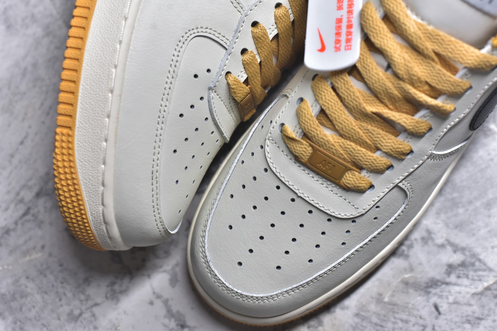 图片[8]-#NK By You Air Force 1\’07 Low Retro SP空军一号低帮经典百搭休闲运动板鞋“皮革米白姜黄黑钩子”FD9063-101尺码：36 36.5 37.5 38 38.5 39 40 40.5 41 42 42.5 43 44 44.5 45-选品中心