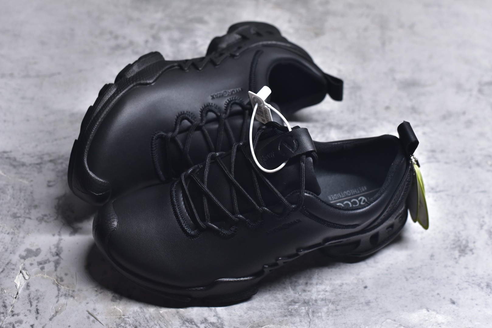 图片[7]-#ECCO 爱步BIOM真皮运动鞋 防滑健步慢跑鞋 802834 健步探索系列热门款式 牛皮鞋面，纹理自然，柔韧耐穿 直接注塑工艺连接鞋面与鞋底 一体成型，合脚耐穿 橡胶外底，适应多种地形，防滑耐磨，强劲抓地 BIOM核心自然律动科技 符合人体工学 长效缓震 能量回弹 踏风前行 自然律动 裸足科技 尺码：39 40 41 42 43 44 （正常码）-选品中心