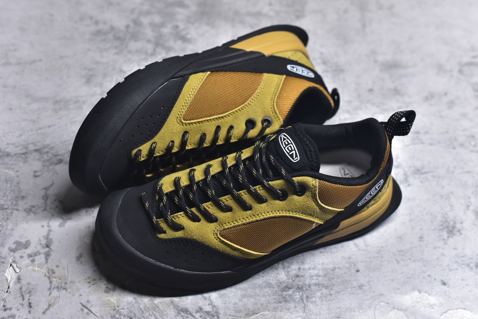 图片[7]-#KEEN 科恩 Jasper Rocks 山系户外鞋 日系街头复古风 原单货 极力推荐版本 可以暴走2w步的丑鞋第一眼丑萌丑萌 一上脚真香! 平台代购专供 官网一致包装原版鞋垫舒适度一级棒 回弹好牛皮鞋身的包裹性hin好 透气舒适徒步登山 citywalk选它准没错 鞋底足够软 回弹性不错 配送原版替换鞋带 多姿多彩 货号：1031193 尺码：35.5-40-选品中心