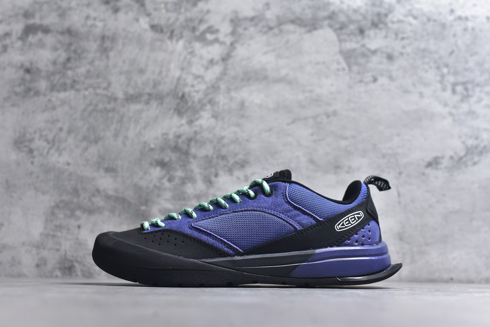 #KEEN 科恩 Jasper Rocks 山系户外鞋 日系街头复古风 原单货 极力推荐版本 可以暴走2w步的丑鞋第一眼丑萌丑萌 一上脚真香! 平台代购专供 官网一致包装原版鞋垫舒适度一级棒 回弹好牛皮鞋身的包裹性hin好 透气舒适徒步登山 citywalk选它准没错 鞋底足够软 回弹性不错 配送原版替换鞋带 多姿多彩 货号：1031195 尺码：35.5-40-选品中心