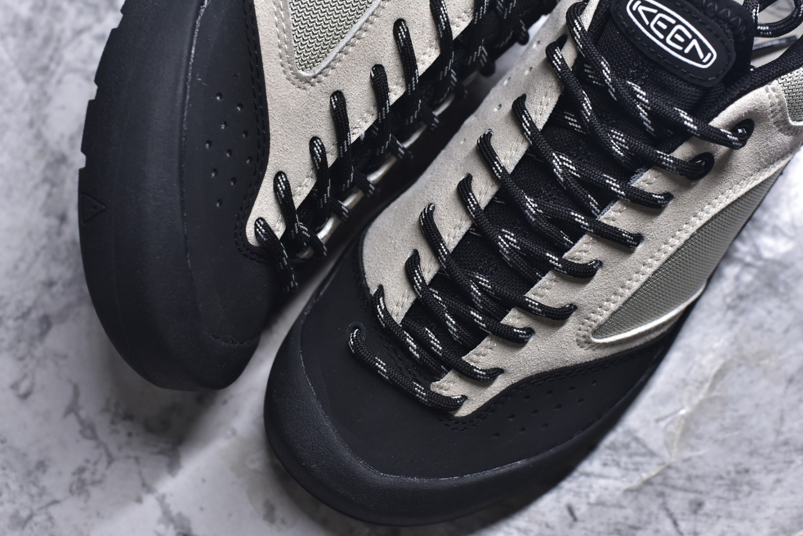 图片[8]-#KEEN 科恩 Jasper Rocks 山系户外鞋 日系街头复古风 原单货 极力推荐版本 可以暴走2w步的丑鞋第一眼丑萌丑萌 一上脚真香! 平台代购专供 官网一致包装原版鞋垫舒适度一级棒 回弹好牛皮鞋身的包裹性hin好 透气舒适徒步登山 citywalk选它准没错 鞋底足够软 回弹性不错 配送原版替换鞋带 多姿多彩 货号：1031194 尺码：35.5-40-选品中心