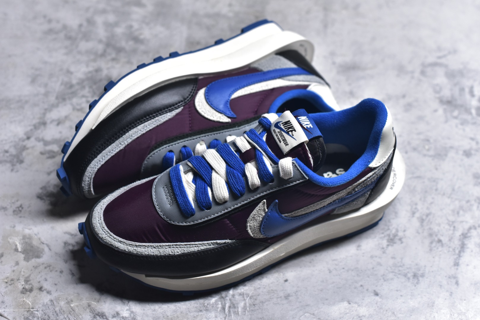 图片[7]-#Sacai x VaporWaffle 华夫三代3.0 走秀重磅联名 CV1363/DD1875/ #正确版本 独家原鞋开发 #原模数据大底 独家五层分离组合底 #原厂长绒皮料 质感十足 注意区分 #鞋款由Pegasus与VaporFly两款鞋型的设计元素共同构建，鞋身材质由翻毛皮和透气网布共同打造。熟悉的解构手法、重叠Swoosh、双重鞋舌、鞋带以及后跟SACAI字体都悉数保留，#最大亮点在于，本次鞋底变本加厉，层数更多!简直和巴黎世家的TripleS有一拼，增高效果妥妥的 尺码：35.5-46-选品中心