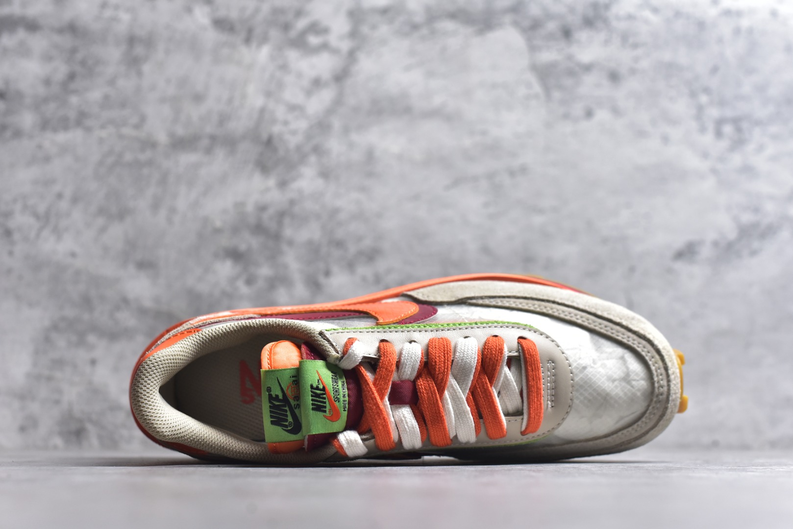 图片[4]-#Sacai x VaporWaffle 华夫三代3.0 走秀重磅联名 CV1363/DD1875/ #正确版本 独家原鞋开发 #原模数据大底 独家五层分离组合底 #原厂长绒皮料 质感十足 注意区分 #鞋款由Pegasus与VaporFly两款鞋型的设计元素共同构建，鞋身材质由翻毛皮和透气网布共同打造。熟悉的解构手法、重叠Swoosh、双重鞋舌、鞋带以及后跟SACAI字体都悉数保留，#最大亮点在于，本次鞋底变本加厉，层数更多!简直和巴黎世家的TripleS有一拼，增高效果妥妥的 尺码：35.5-46-选品中心