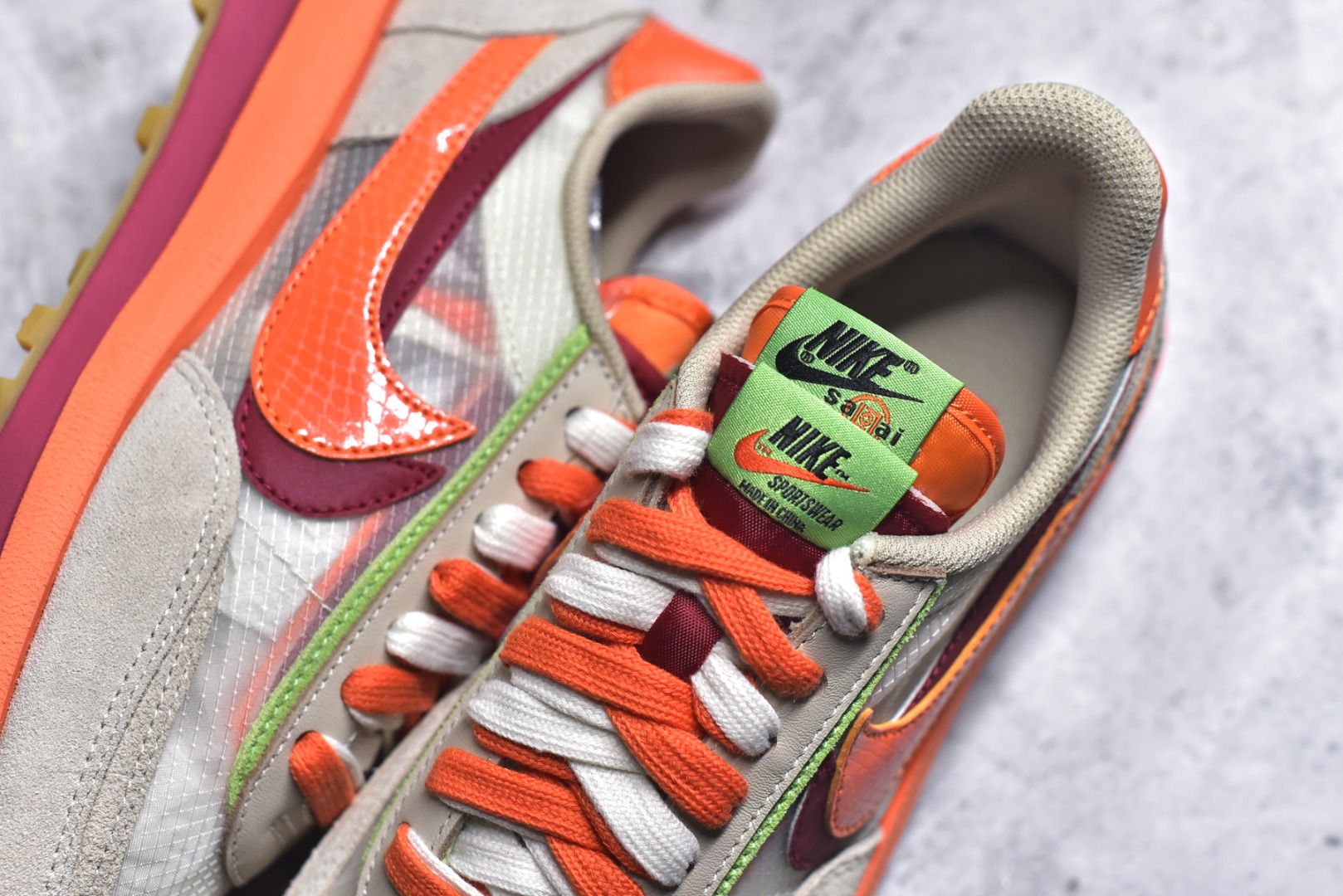 图片[9]-#Sacai x VaporWaffle 华夫三代3.0 走秀重磅联名 CV1363/DD1875/ #正确版本 独家原鞋开发 #原模数据大底 独家五层分离组合底 #原厂长绒皮料 质感十足 注意区分 #鞋款由Pegasus与VaporFly两款鞋型的设计元素共同构建，鞋身材质由翻毛皮和透气网布共同打造。熟悉的解构手法、重叠Swoosh、双重鞋舌、鞋带以及后跟SACAI字体都悉数保留，#最大亮点在于，本次鞋底变本加厉，层数更多!简直和巴黎世家的TripleS有一拼，增高效果妥妥的 尺码：35.5-46-选品中心