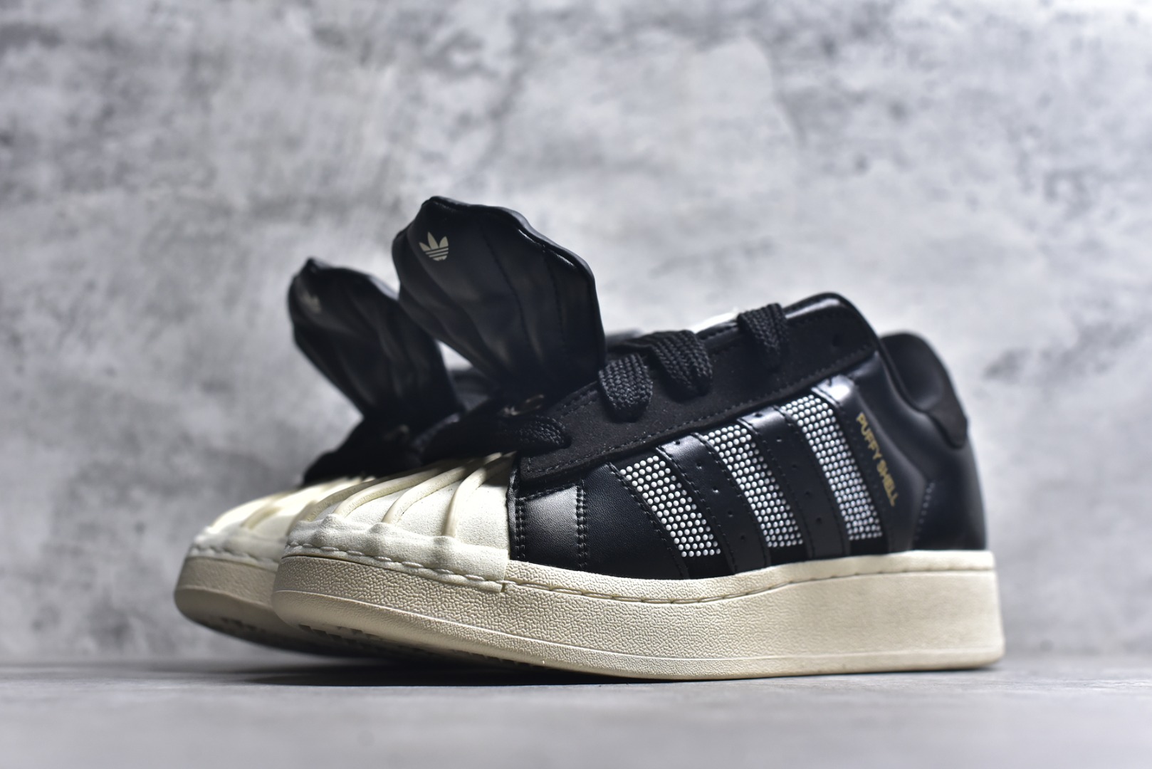 图片[2]-#AD Originals x GALI SUPERSTAR PUFFY SHELL 贝壳头联名时尚舒适低帮板鞋 KJ6976 男女同款 实拍调校N版已经零色差零失真 百分百还原实物色彩所见即所得 不存在货不对板色差等低级问题 选购参考实物拍摄 不混卖不参货 只用心做好货严格选品 承诺混一赔十 尺码：36 36.5 37.5 38 38.5 39 40 40.5 41 42 42.5 43 44 44.5 45-选品中心