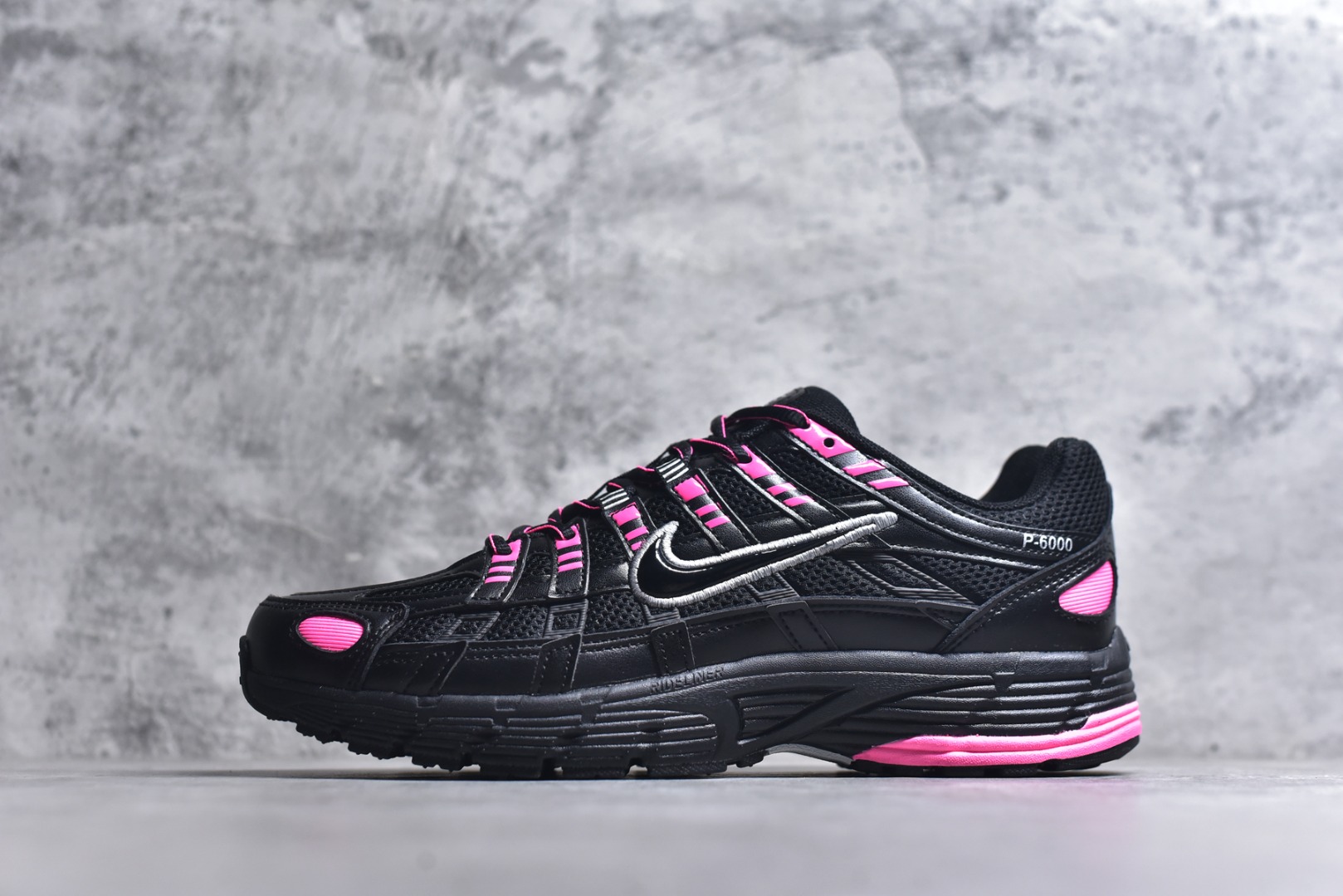 #NK P-6000 系列低帮复古老爹风休闲运动舒适慢跑鞋 CD6404-600 购入原鞋原装纸板楦头开发 独家私模四层组合大底 市场唯一正确版本 良心定价 新配色陆续出货 进口三文治网面 融合 Pegasus 过往运动鞋设计 助力 21 世纪早期跑步运动跃升时尚新高度 采用透气网眼布、运动风格线条和耐穿覆面 兼具吸睛外观和舒适感受 中底泡绵以田径赛道为灵感 打造厚实设计 缔造出众缓震性能 尺码：36 36.5 37.5 38 38.5 39 40 40.5 41 42 42.5 43 44 44.5 45-选品中心