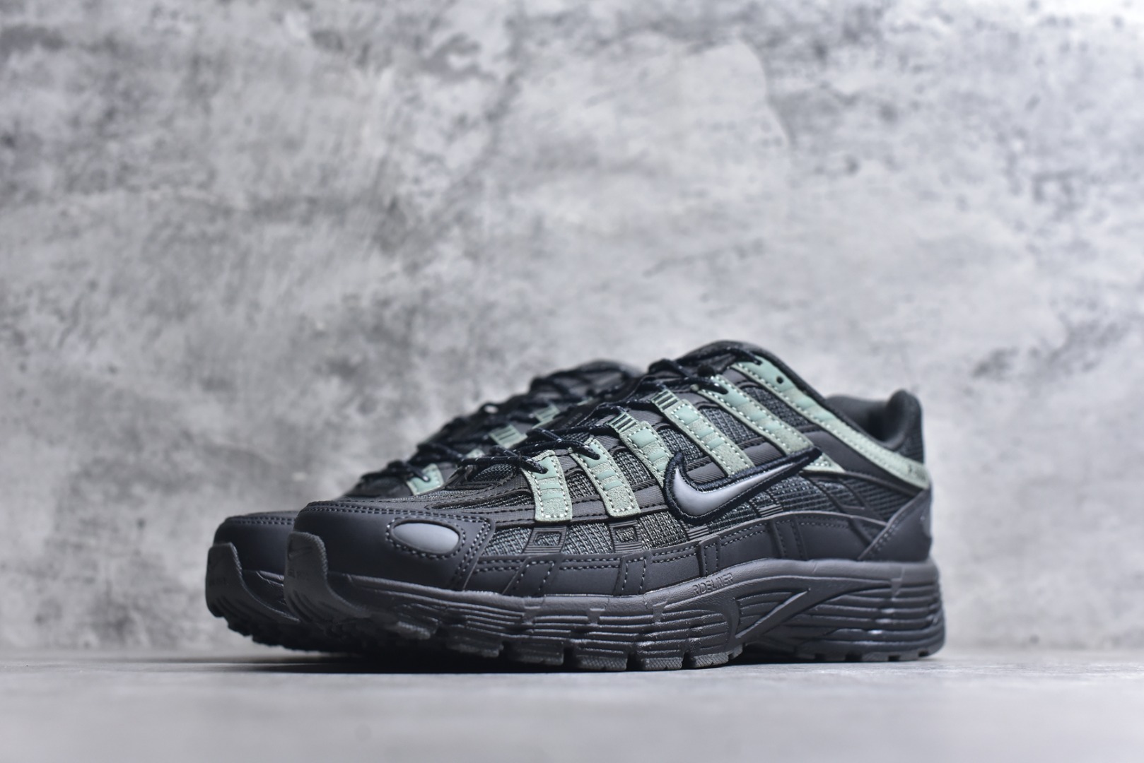 图片[2]-#NK P-6000 系列低帮复古老爹风休闲运动舒适慢跑鞋 IM5997-060 购入原鞋原装纸板楦头开发 独家私模四层组合大底 市场唯一正确版本 良心定价 新配色陆续出货 进口三文治网面 融合 Pegasus 过往运动鞋设计 助力 21 世纪早期跑步运动跃升时尚新高度 采用透气网眼布、运动风格线条和耐穿覆面 兼具吸睛外观和舒适感受 中底泡绵以田径赛道为灵感 打造厚实设计 缔造出众缓震性能 尺码：36 36.5 37.5 38 38.5 39 40 40.5 41 42 42.5 43 44 44.5 45-选品中心