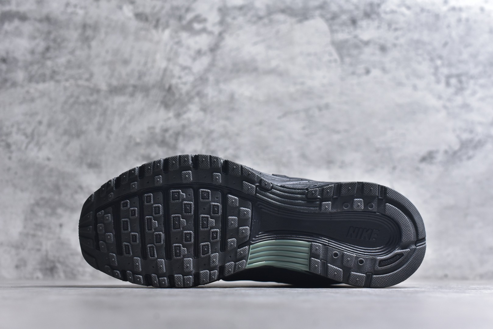 图片[6]-#NK P-6000 系列低帮复古老爹风休闲运动舒适慢跑鞋 IM5997-060 购入原鞋原装纸板楦头开发 独家私模四层组合大底 市场唯一正确版本 良心定价 新配色陆续出货 进口三文治网面 融合 Pegasus 过往运动鞋设计 助力 21 世纪早期跑步运动跃升时尚新高度 采用透气网眼布、运动风格线条和耐穿覆面 兼具吸睛外观和舒适感受 中底泡绵以田径赛道为灵感 打造厚实设计 缔造出众缓震性能 尺码：36 36.5 37.5 38 38.5 39 40 40.5 41 42 42.5 43 44 44.5 45-选品中心