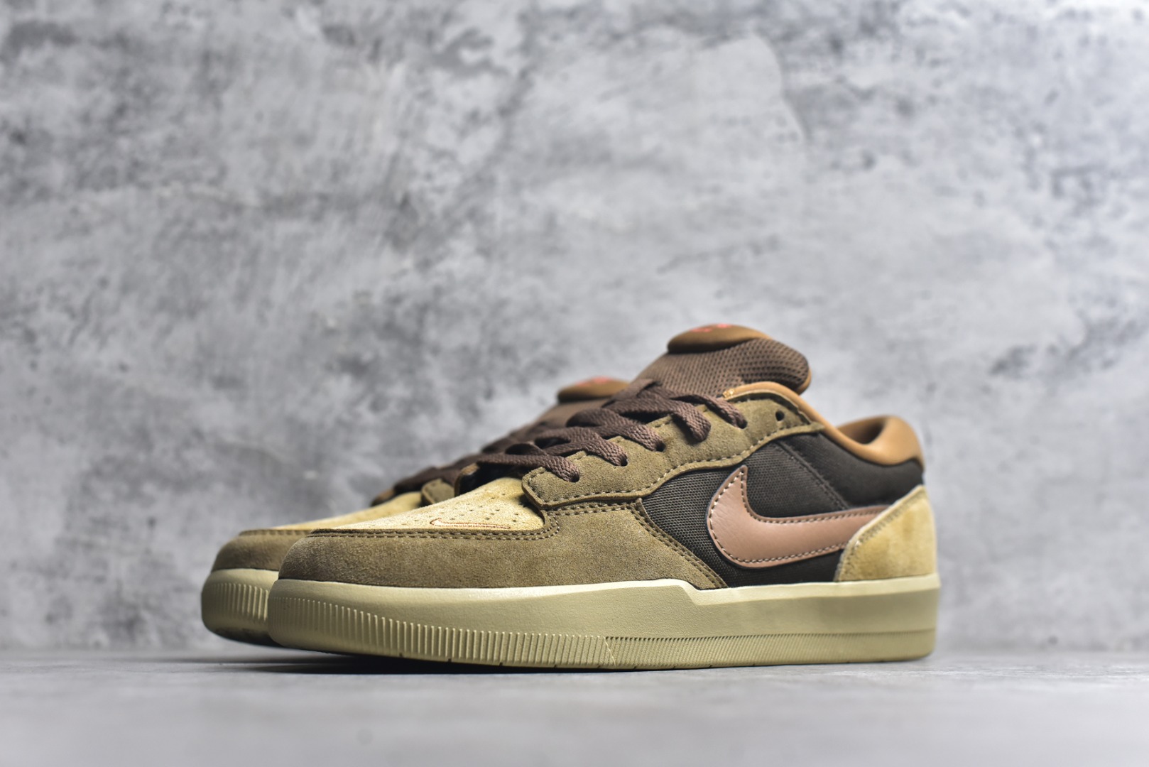 图片[2]-#NK SB Force 58 空军58系列低帮休闲运动滑板板鞋 DV5477-201 鞋面由帆布和麂皮拼接 层次感丰富 搭配硫化外底 耐磨耐穿 鞋舌及中底后跟处饰有SB Logo 表明鞋款身份 采用包边设计 经久耐穿 硫化结构则有效提升灵活性 穿上这款全新推出的创意力作 助你耀动街头 尺码：36 36.5 37.5 38 38.5 39 40 40.5 41 42 42.5 43 44 45-选品中心