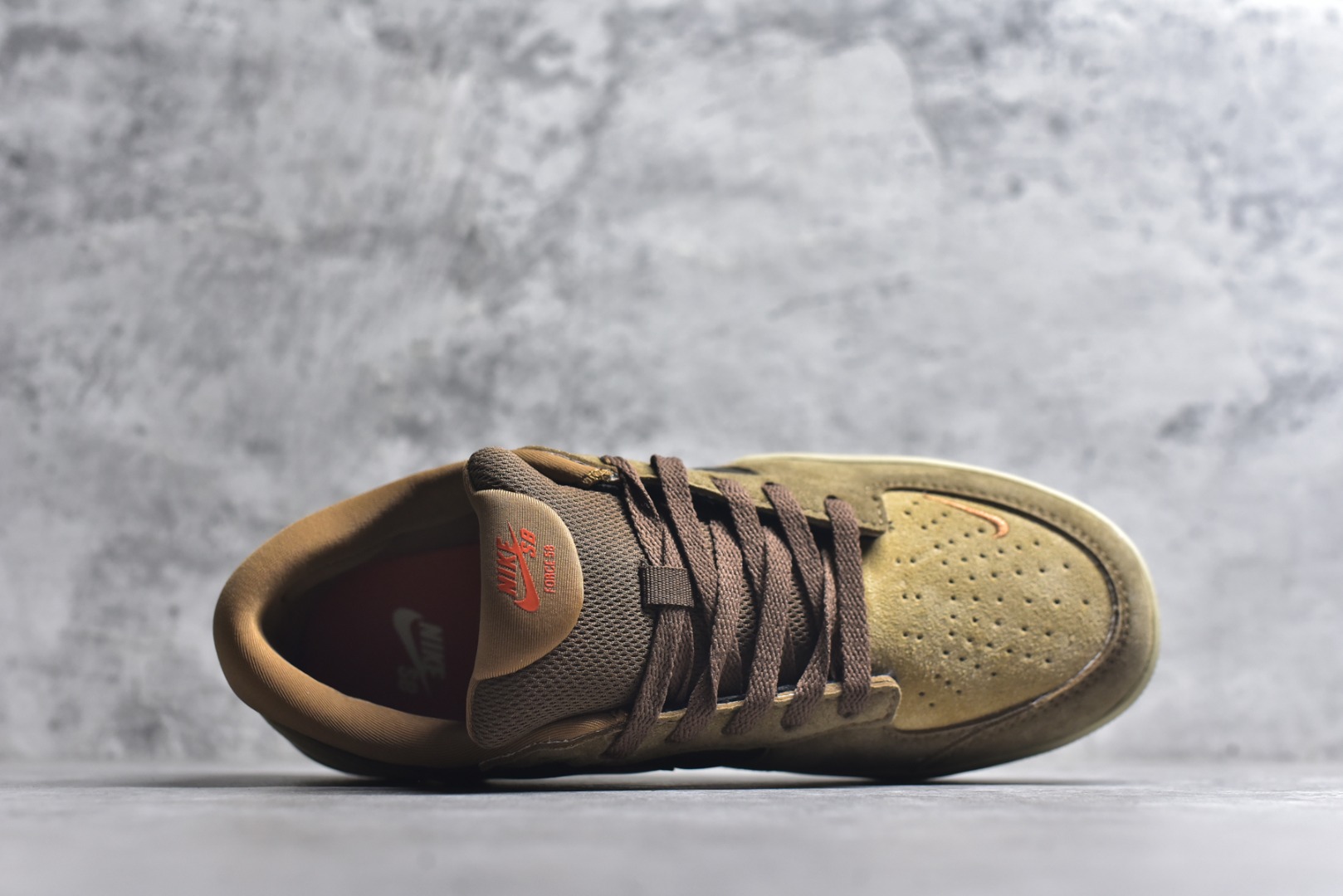 图片[4]-#NK SB Force 58 空军58系列低帮休闲运动滑板板鞋 DV5477-201 鞋面由帆布和麂皮拼接 层次感丰富 搭配硫化外底 耐磨耐穿 鞋舌及中底后跟处饰有SB Logo 表明鞋款身份 采用包边设计 经久耐穿 硫化结构则有效提升灵活性 穿上这款全新推出的创意力作 助你耀动街头 尺码：36 36.5 37.5 38 38.5 39 40 40.5 41 42 42.5 43 44 45-选品中心