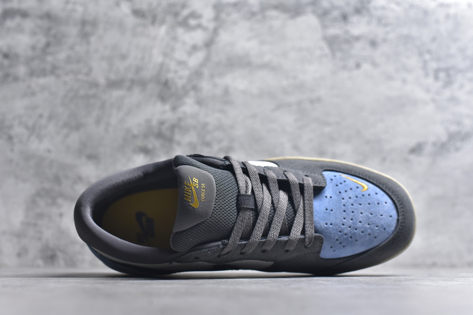 图片[4]-#NK SB Force 58 空军58系列低帮休闲运动滑板板鞋 DV5477-102 鞋面由帆布和麂皮拼接 层次感丰富 搭配硫化外底 耐磨耐穿 鞋舌及中底后跟处饰有SB Logo 表明鞋款身份 采用包边设计 经久耐穿 硫化结构则有效提升灵活性 穿上这款全新推出的创意力作 助你耀动街头 尺码：36 36.5 37.5 38 38.5 39 40 40.5 41 42 42.5 43 44 45-选品中心