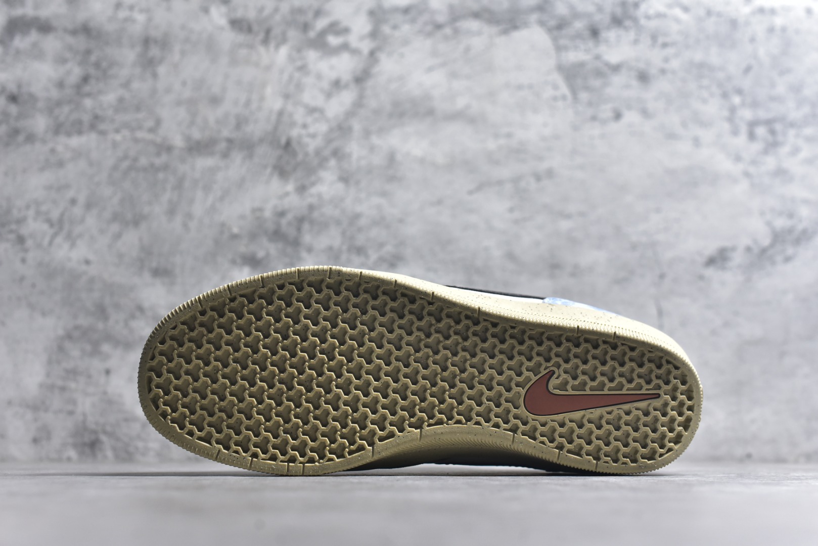 图片[6]-#NK SB Force 58 空军58系列低帮休闲运动滑板板鞋 DV5477-102 鞋面由帆布和麂皮拼接 层次感丰富 搭配硫化外底 耐磨耐穿 鞋舌及中底后跟处饰有SB Logo 表明鞋款身份 采用包边设计 经久耐穿 硫化结构则有效提升灵活性 穿上这款全新推出的创意力作 助你耀动街头 尺码：36 36.5 37.5 38 38.5 39 40 40.5 41 42 42.5 43 44 45-选品中心