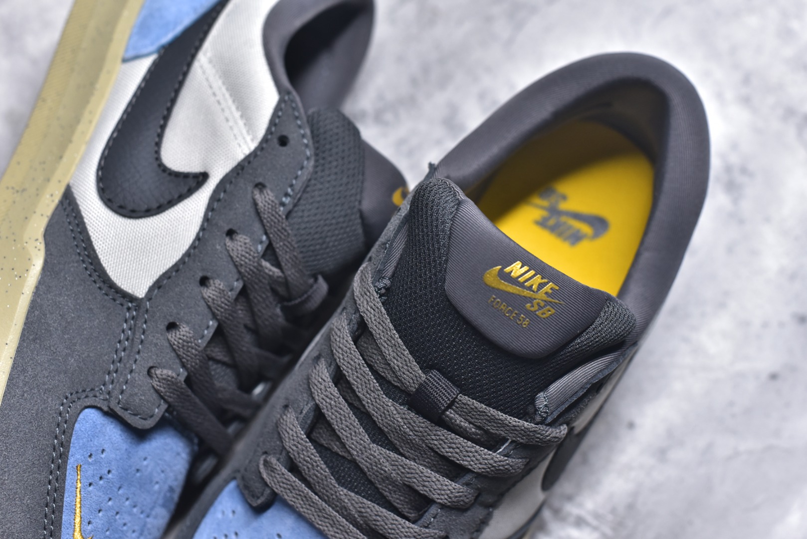 图片[9]-#NK SB Force 58 空军58系列低帮休闲运动滑板板鞋 DV5477-102 鞋面由帆布和麂皮拼接 层次感丰富 搭配硫化外底 耐磨耐穿 鞋舌及中底后跟处饰有SB Logo 表明鞋款身份 采用包边设计 经久耐穿 硫化结构则有效提升灵活性 穿上这款全新推出的创意力作 助你耀动街头 尺码：36 36.5 37.5 38 38.5 39 40 40.5 41 42 42.5 43 44 45-选品中心